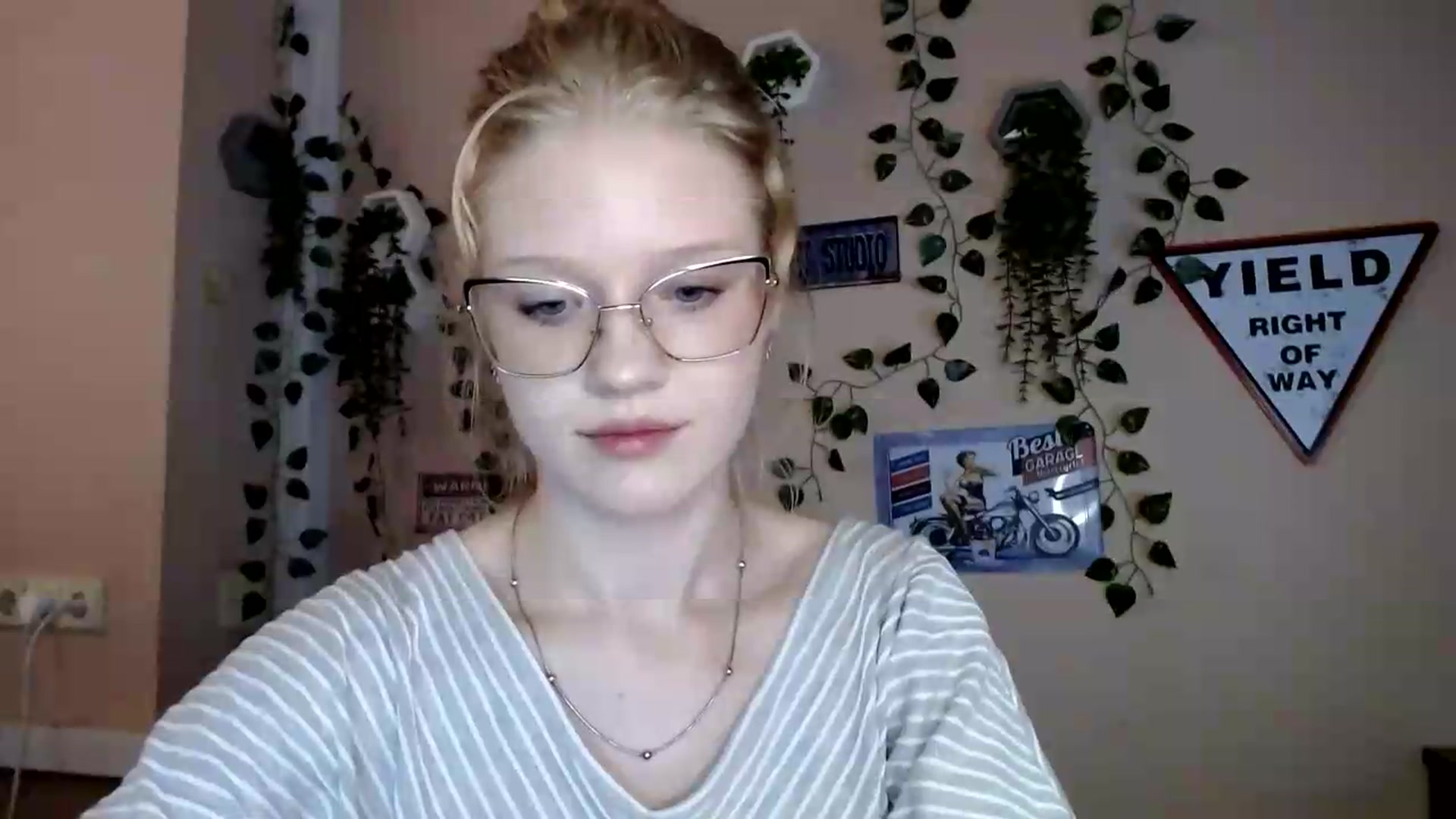 Gallery image thumbnail from Angel_baby's myfreecams stream on, 09/06/2026, 17:12 image 2 of 20
