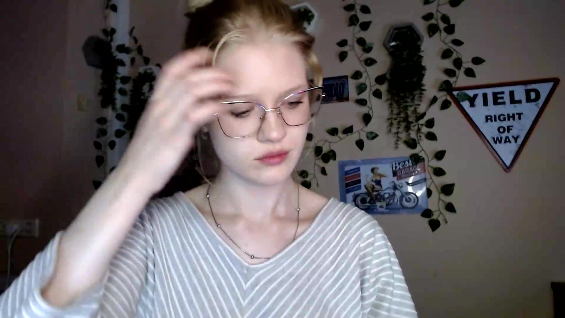 Gallery image thumbnail from Angel_baby's myfreecams stream on, 09/06/2026, 17:12 image 18 of 20