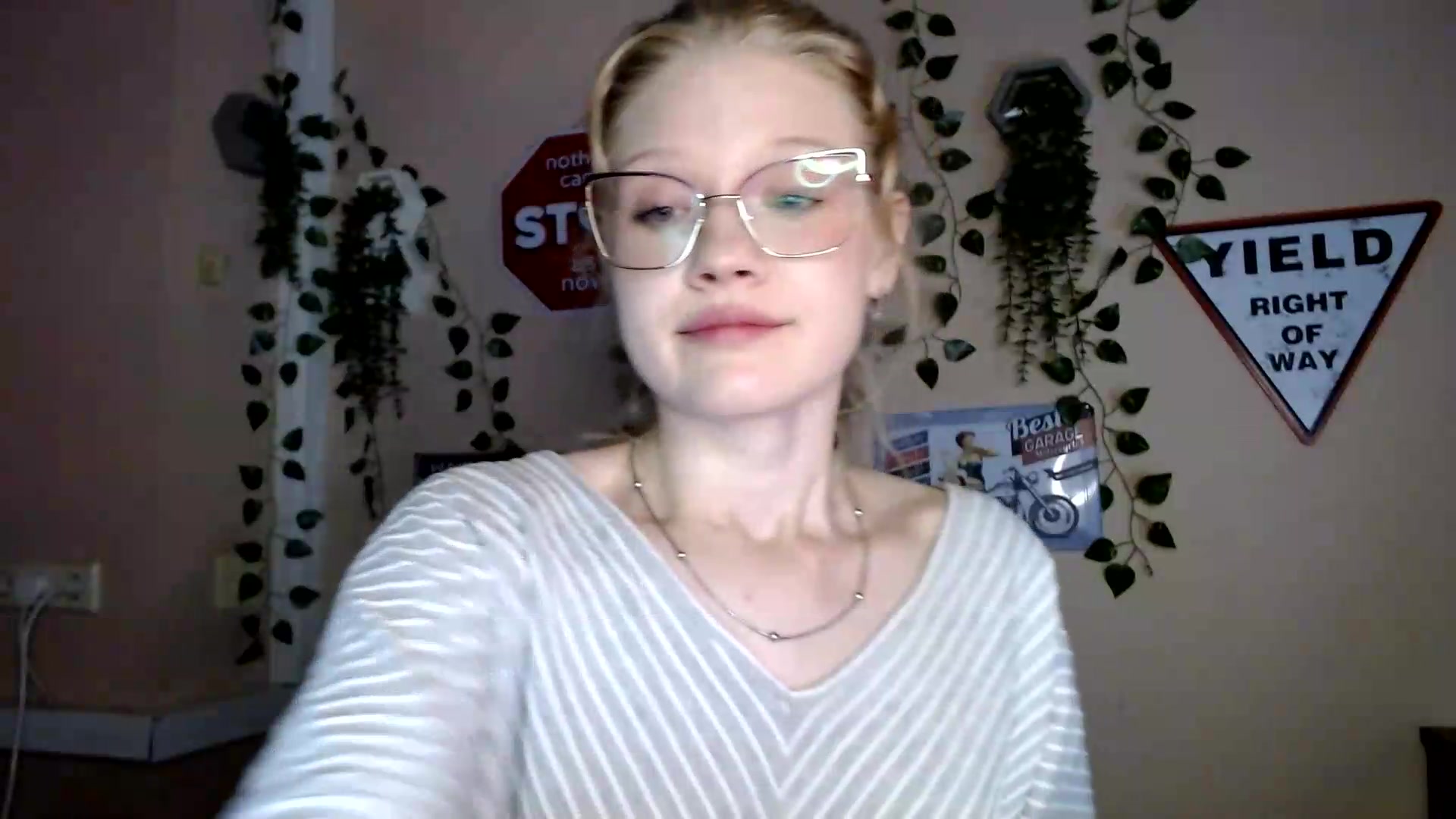 Gallery image thumbnail from Angel_baby's myfreecams stream on, 09/06/2026, 17:12 image 14 of 20