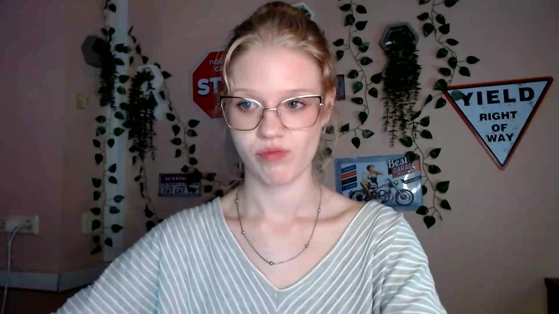 Gallery image thumbnail from Angel_baby's myfreecams stream on, 09/06/2026, 17:12 image 10 of 20