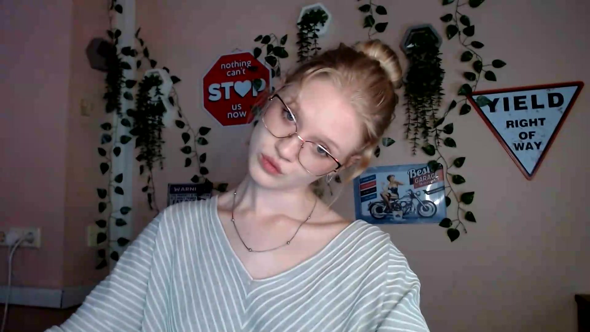 Gallery image thumbnail from Angel_baby's myfreecams stream on, 09/06/2026, 17:12 image 9 of 20