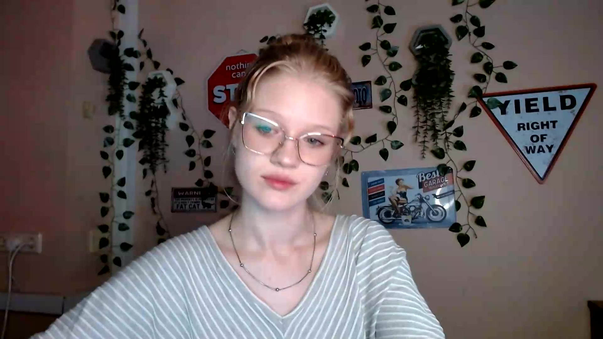 Gallery image thumbnail from Angel_baby's myfreecams stream on, 09/06/2026, 17:12 image 16 of 20