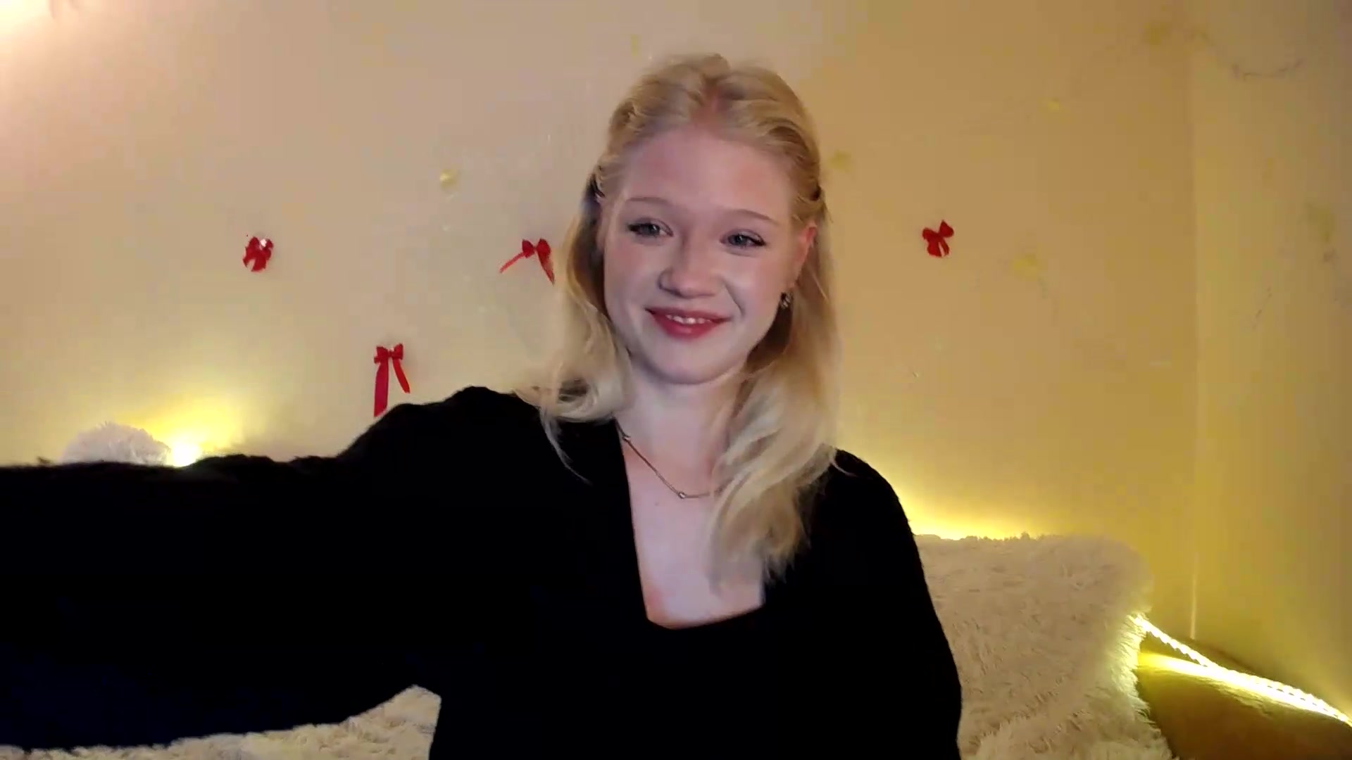 Gallery image thumbnail from Angel_baby's myfreecams stream on, 09/19/2026, 20:11 image 19 of 20
