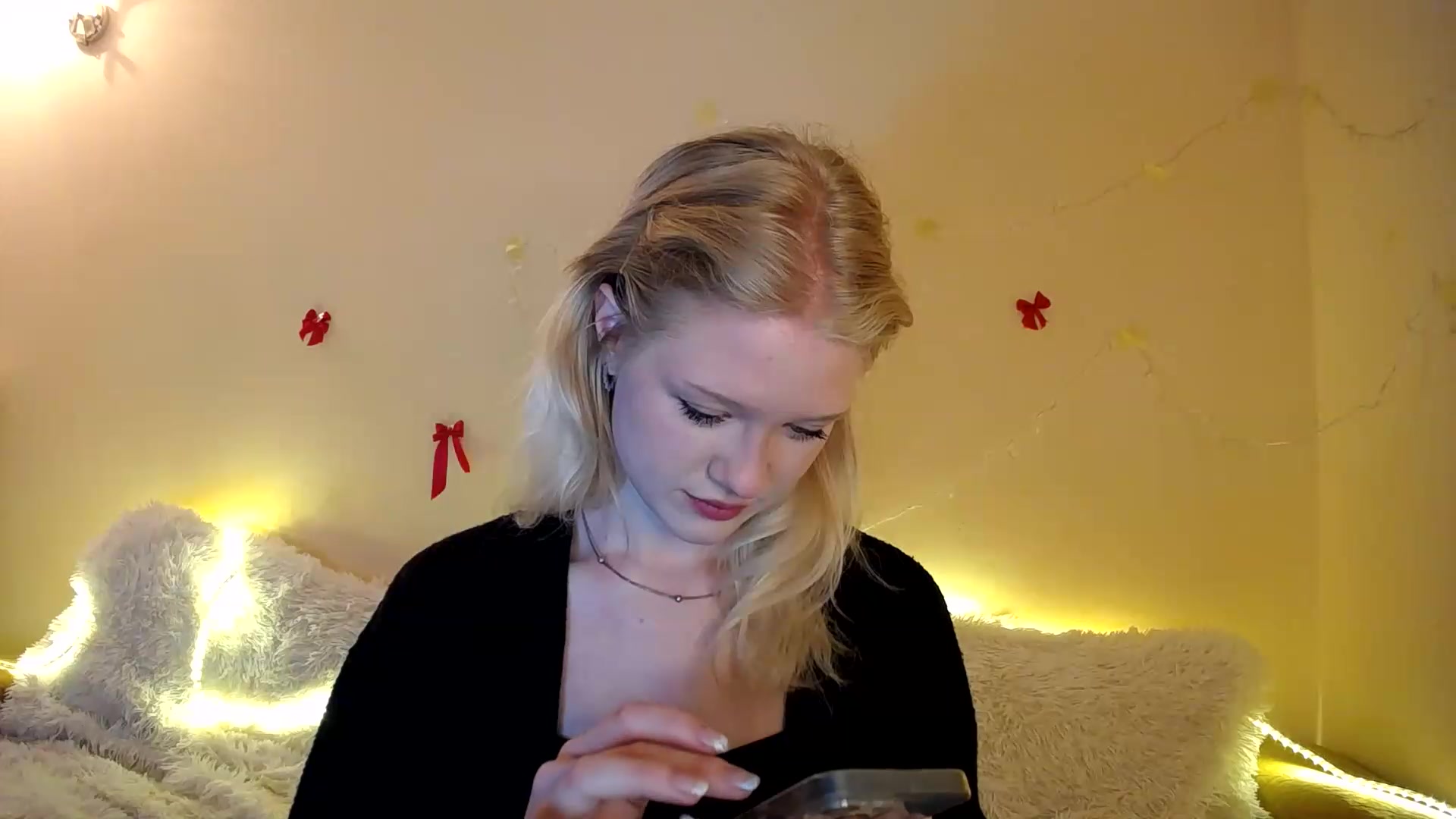 Gallery image thumbnail from Angel_baby's myfreecams stream on, 09/19/2026, 20:11 image 16 of 20