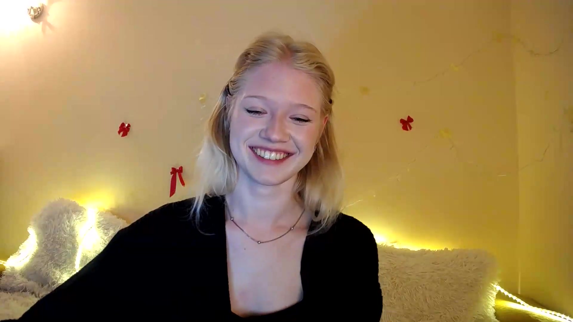 Gallery image thumbnail from Angel_baby's myfreecams stream on, 09/19/2026, 20:11 image 7 of 20