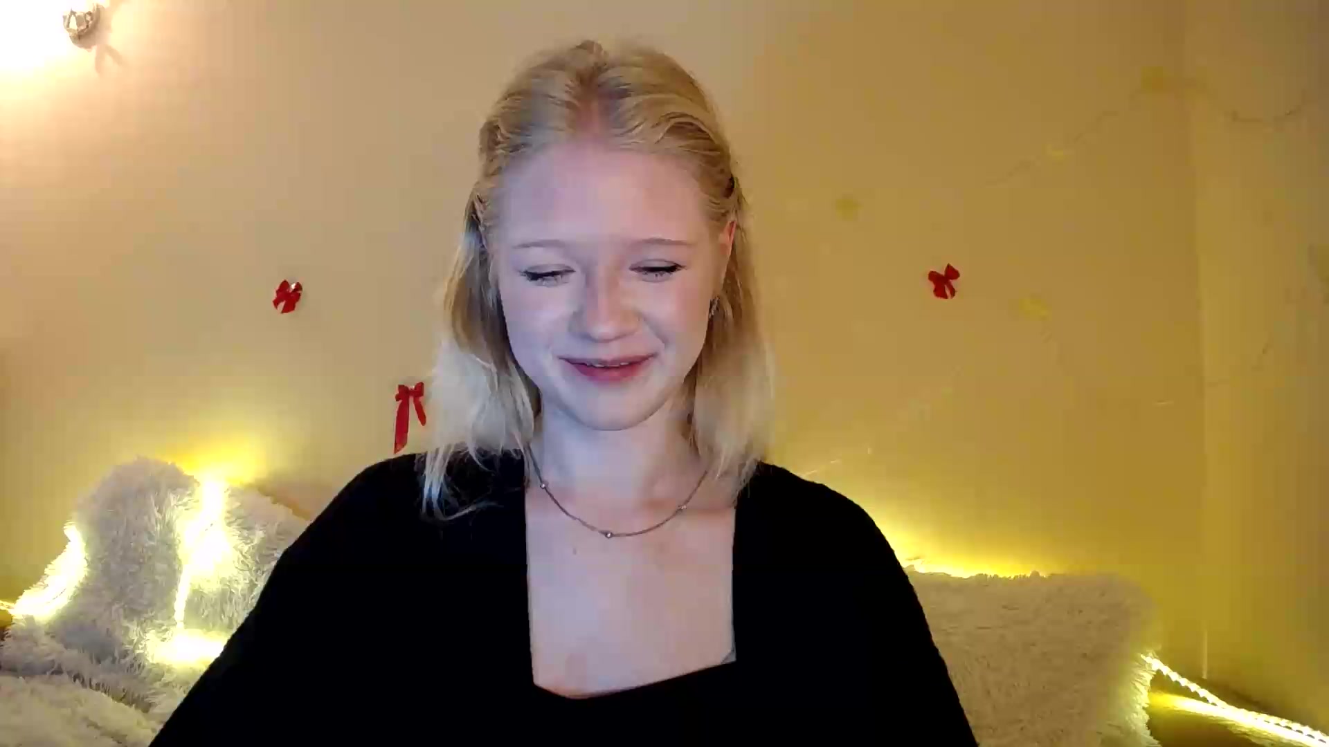 Gallery image thumbnail from Angel_baby's myfreecams stream on, 09/19/2026, 20:11 image 11 of 20