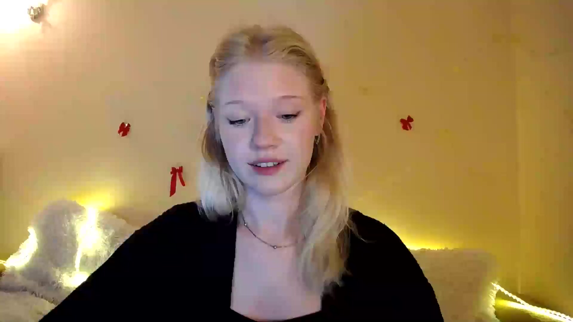Gallery image thumbnail from Angel_baby's myfreecams stream on, 09/19/2026, 20:11 image 18 of 20