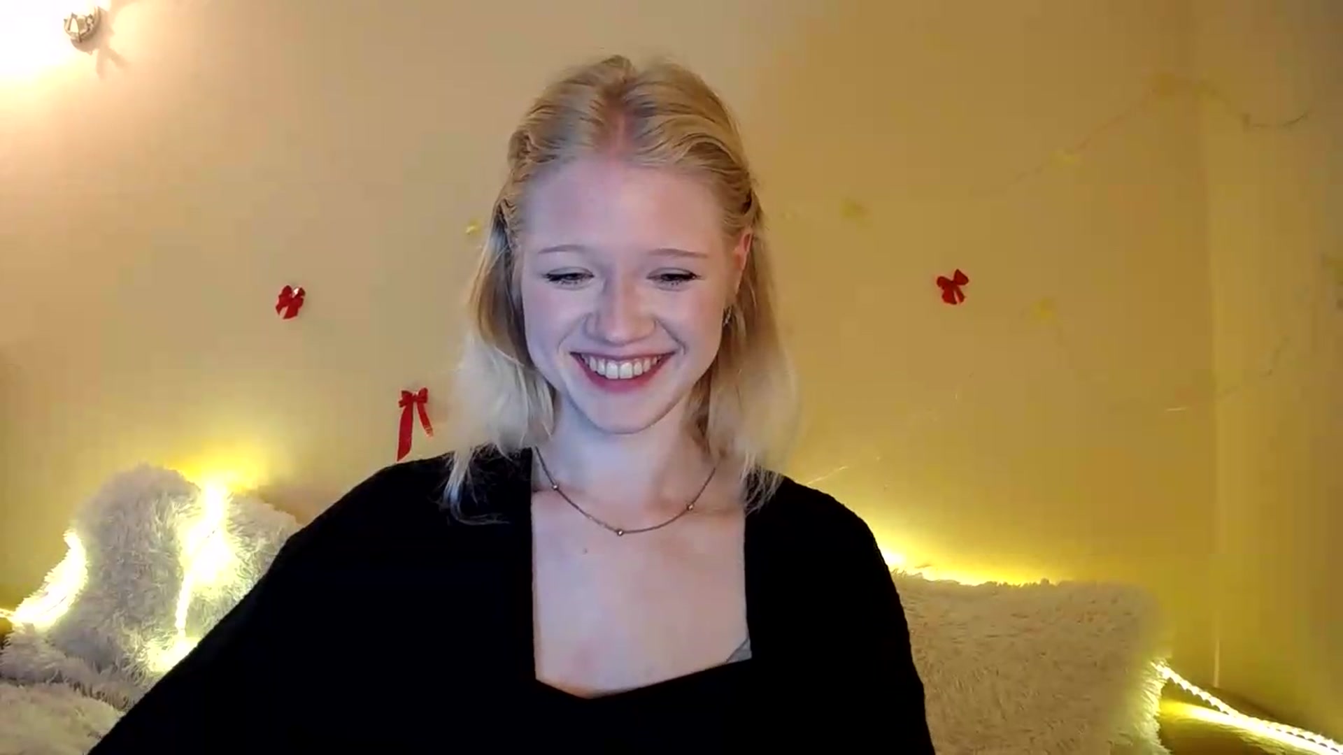 Gallery image thumbnail from Angel_baby's myfreecams stream on, 09/19/2026, 20:11 image 4 of 20