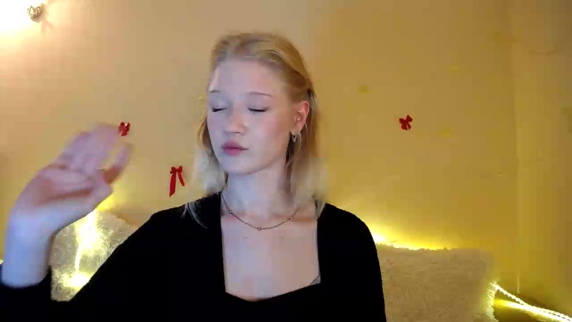 Gallery image thumbnail from Angel_baby's myfreecams stream on, 09/19/2026, 20:11 image 3 of 20