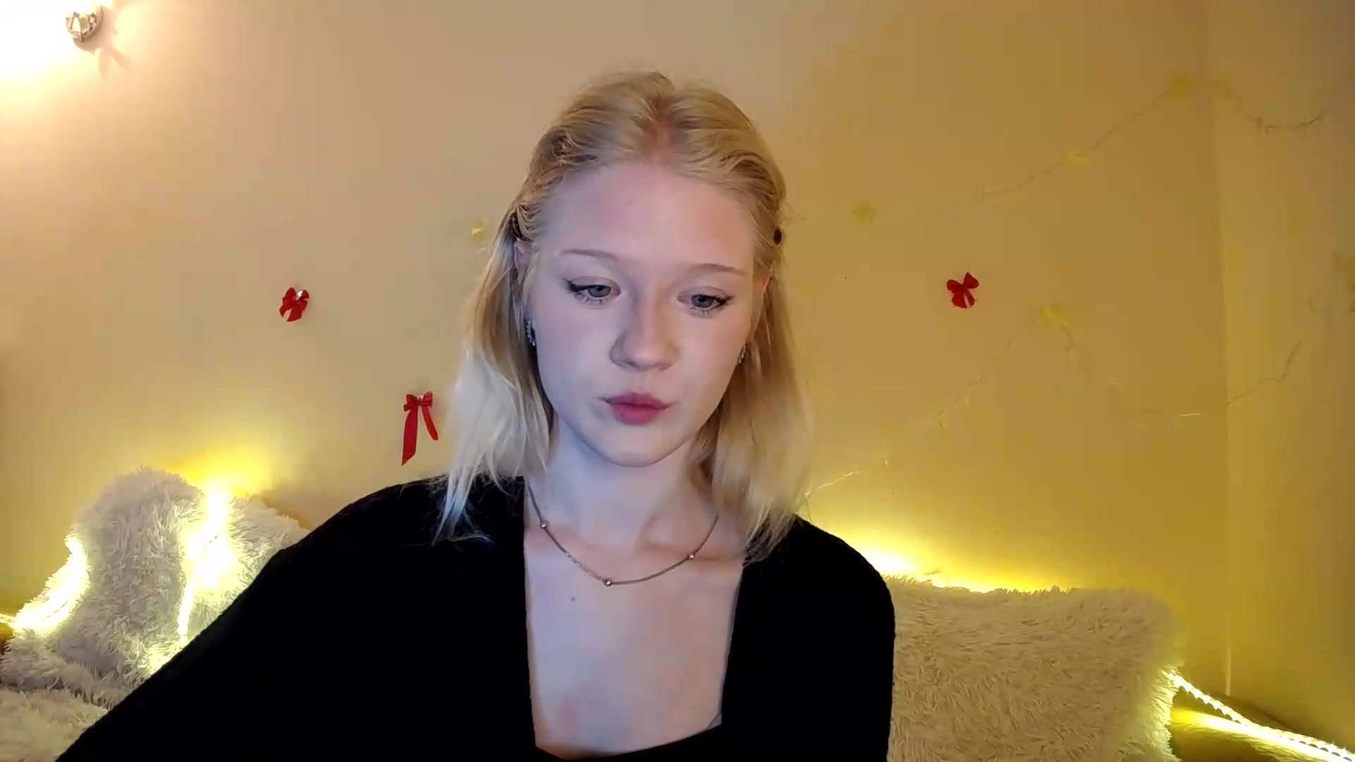 Gallery image thumbnail from Angel_baby's myfreecams stream on, 09/19/2026, 20:11 image 8 of 20