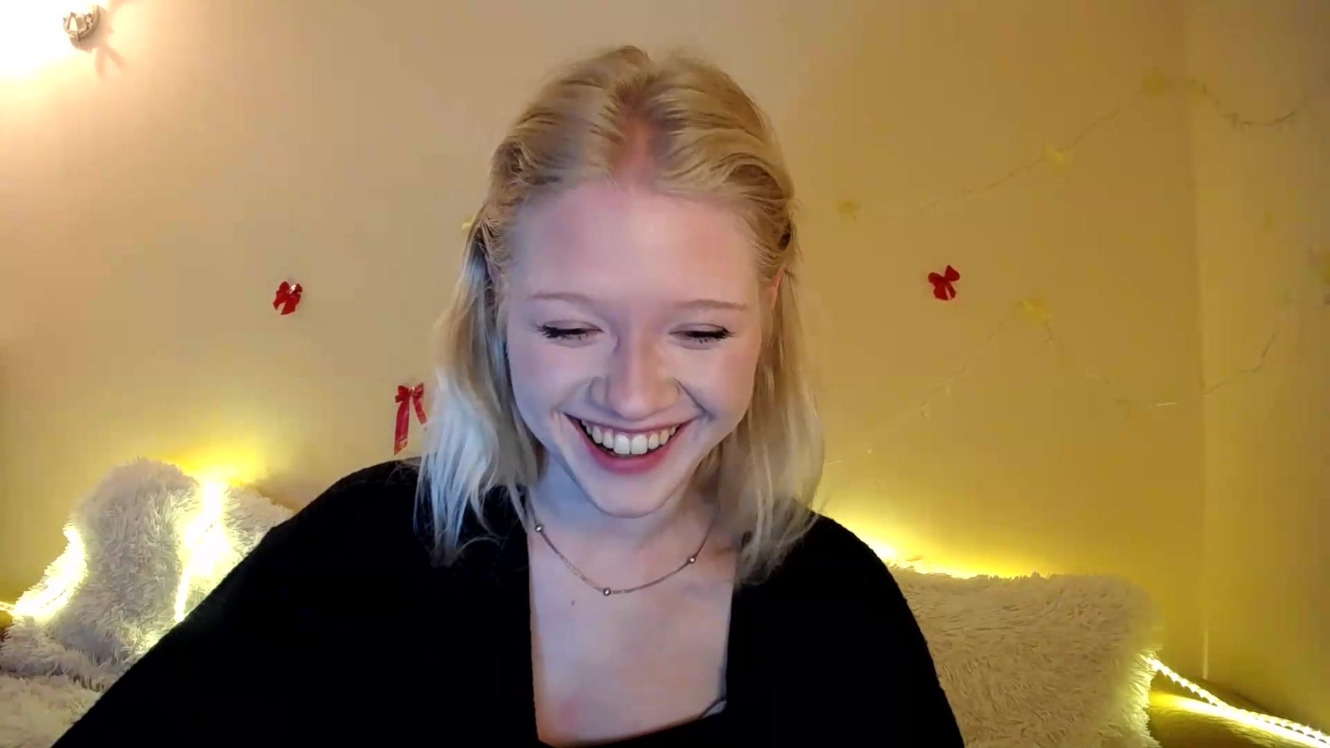 Gallery image thumbnail from Angel_baby's myfreecams stream on, 09/19/2026, 20:11 image 10 of 20
