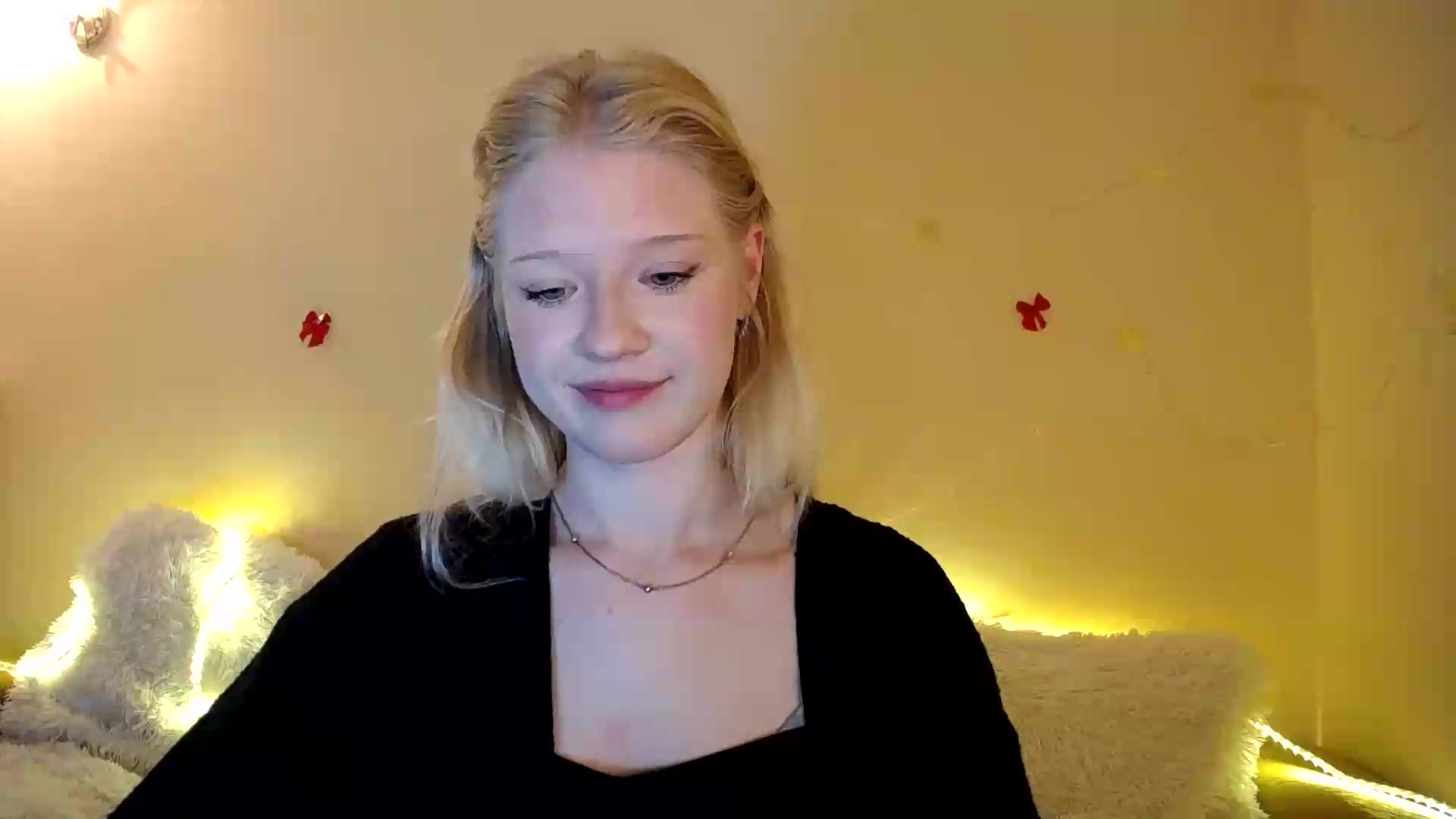 Gallery image thumbnail from Angel_baby's myfreecams stream on, 09/19/2026, 20:11 image 5 of 20
