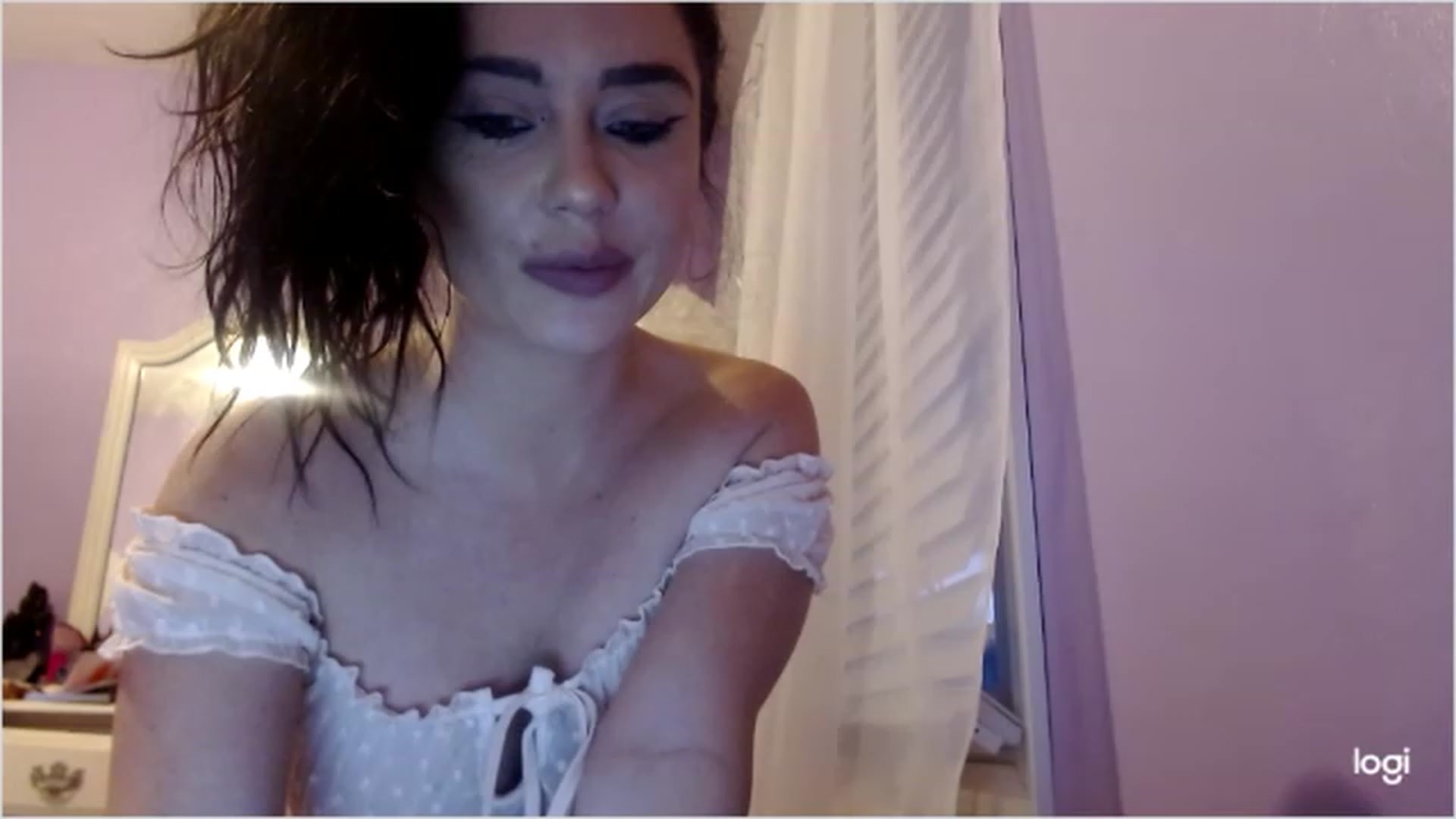 Gallery image thumbnail from Angel_baby124's myfreecams stream on, 11/21/2022, 22:21 image 18 of 20