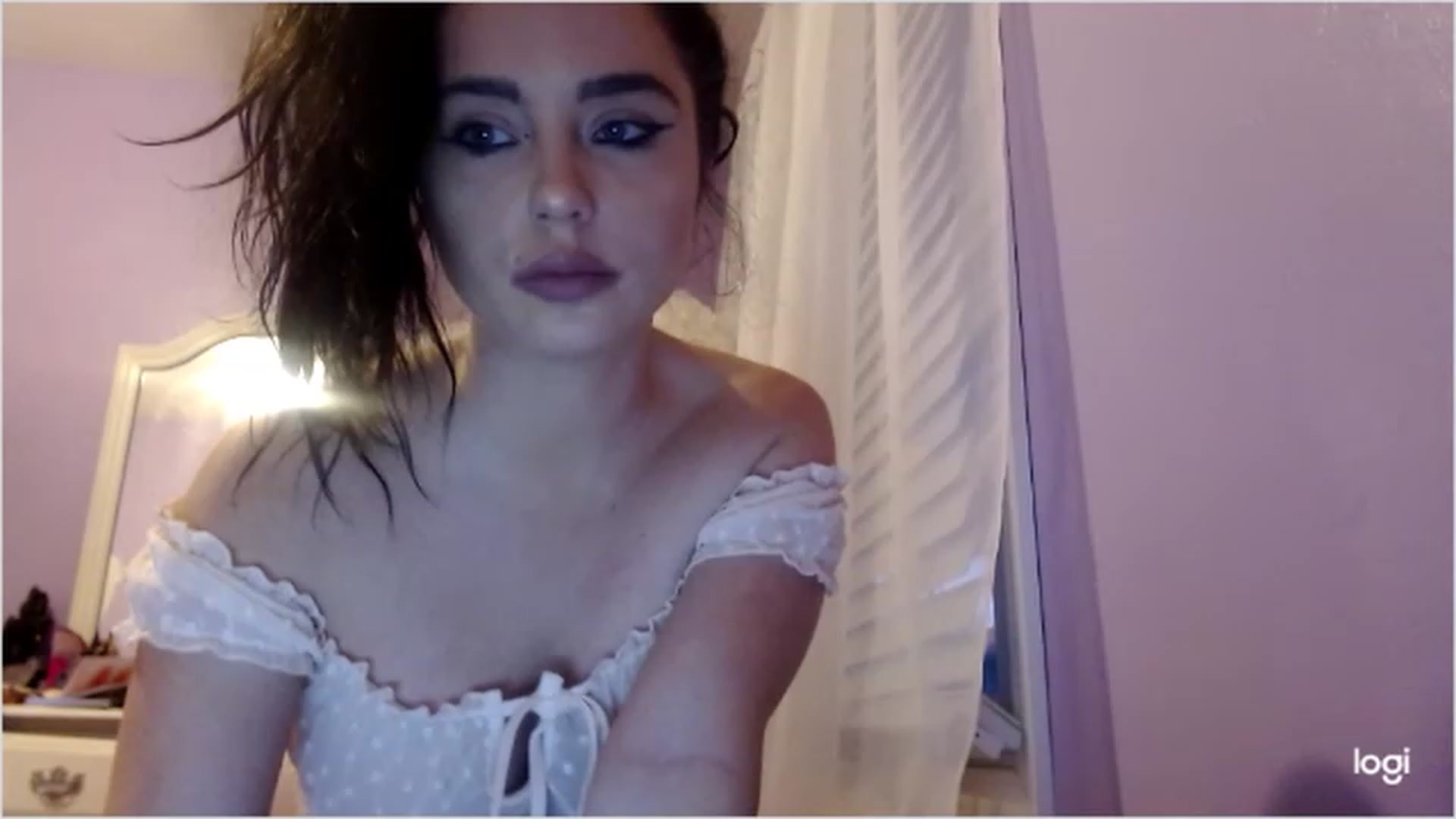 Gallery image thumbnail from Angel_baby124's myfreecams stream on, 11/21/2022, 22:21 image 19 of 20