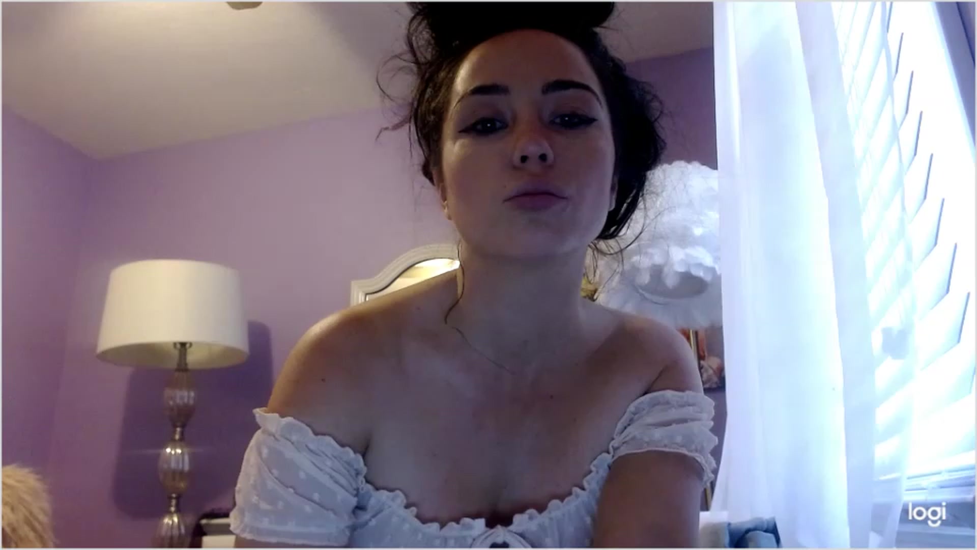 Gallery image thumbnail from Angel_baby124's myfreecams stream on, 12/11/2022, 20:10 image 2 of 20