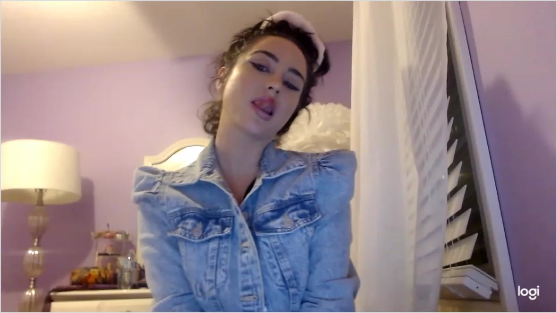 Gallery image thumbnail from Angel_baby124's myfreecams stream on, 12/13/2022, 24:59 image 14 of 20