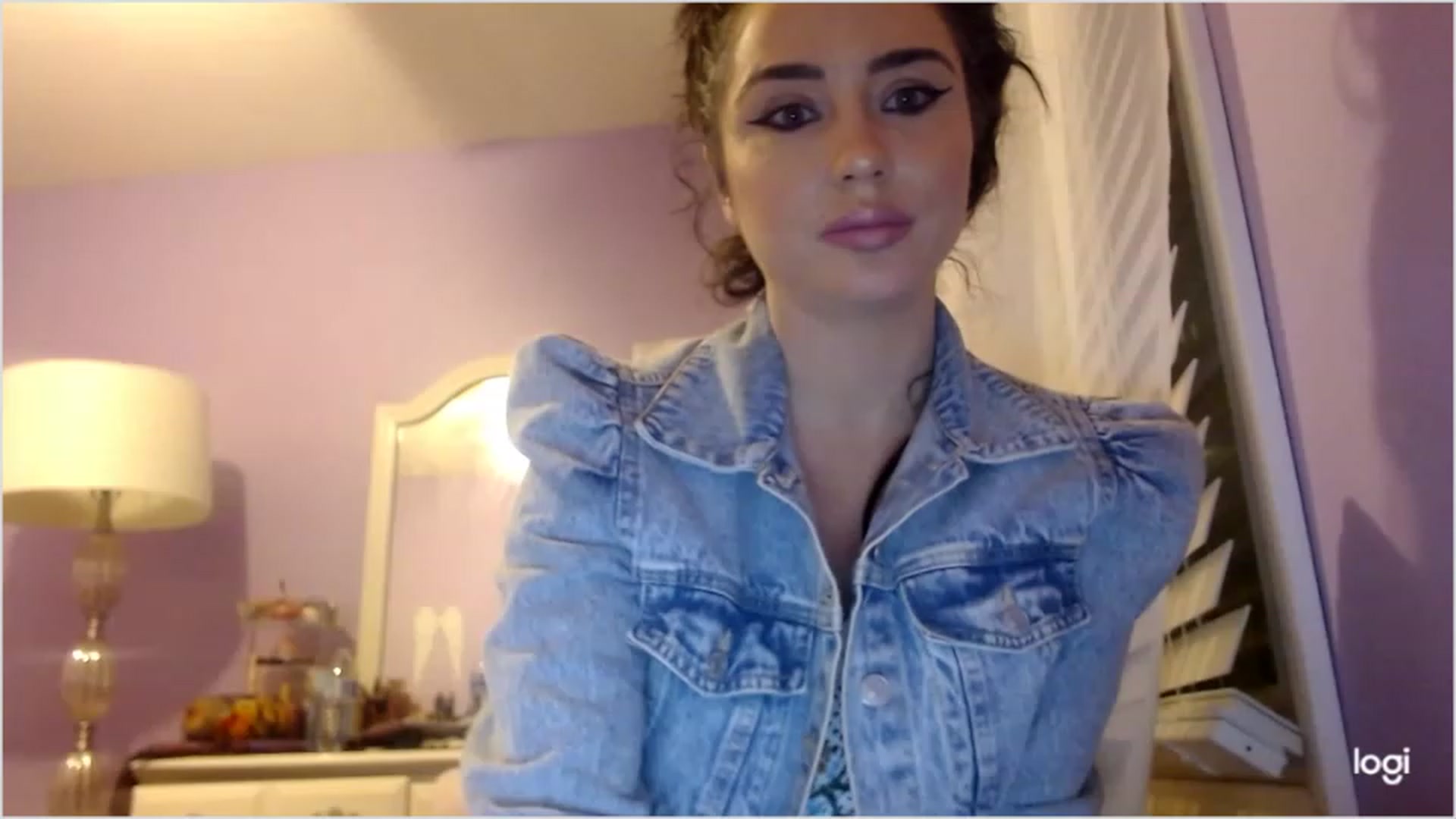 Gallery image thumbnail from Angel_baby124's myfreecams stream on, 12/13/2022, 24:59 image 15 of 20