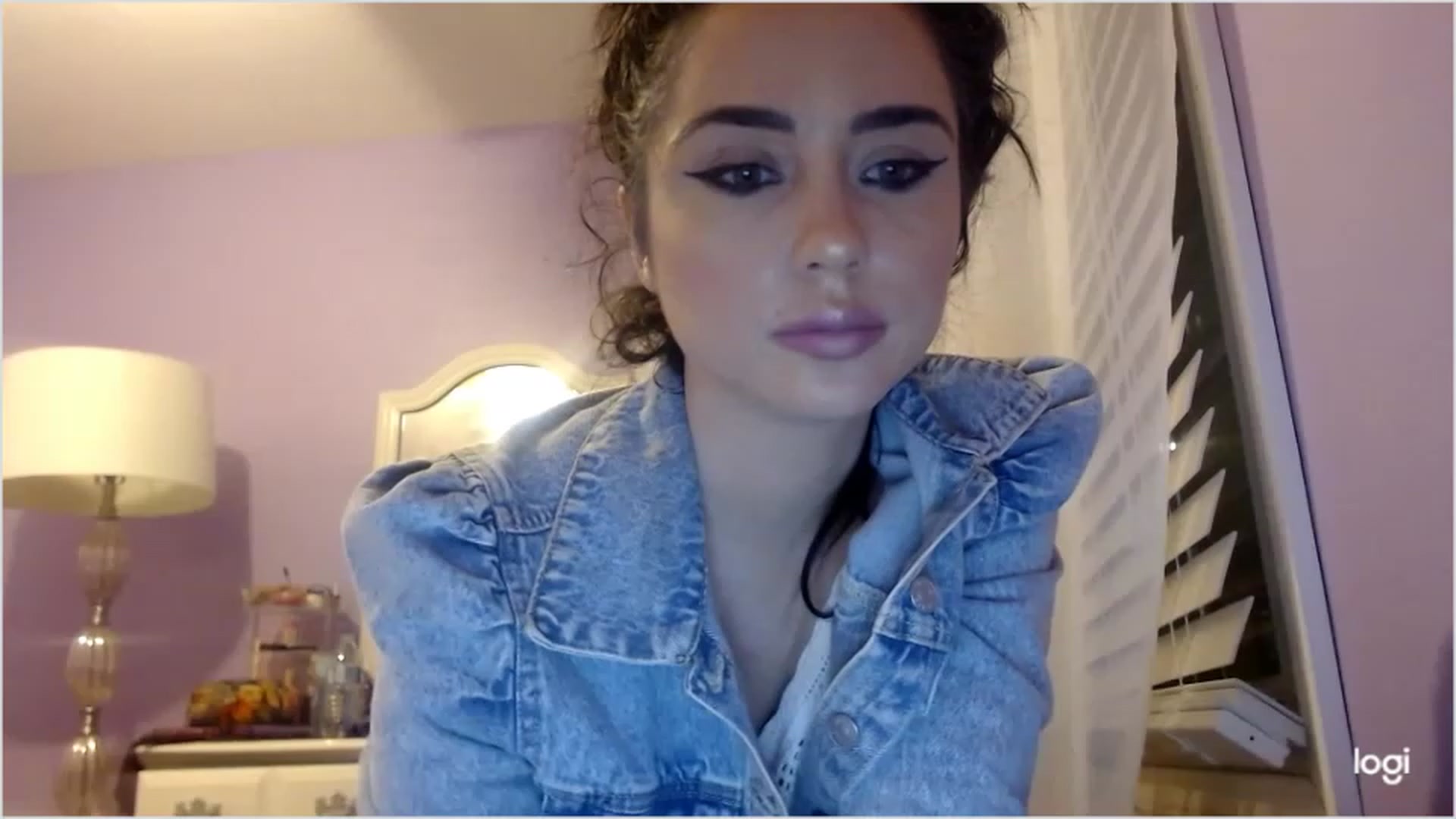 Gallery image thumbnail from Angel_baby124's myfreecams stream on, 12/13/2022, 24:59 image 1 of 20