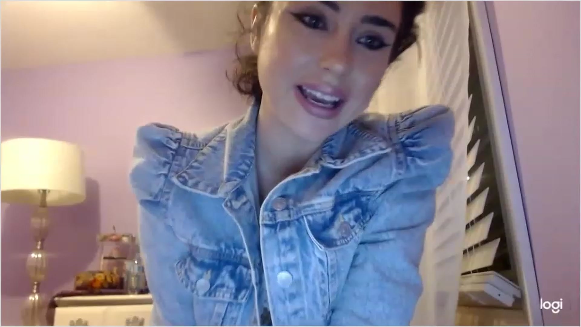 Gallery image thumbnail from Angel_baby124's myfreecams stream on, 12/13/2022, 24:59 image 13 of 20