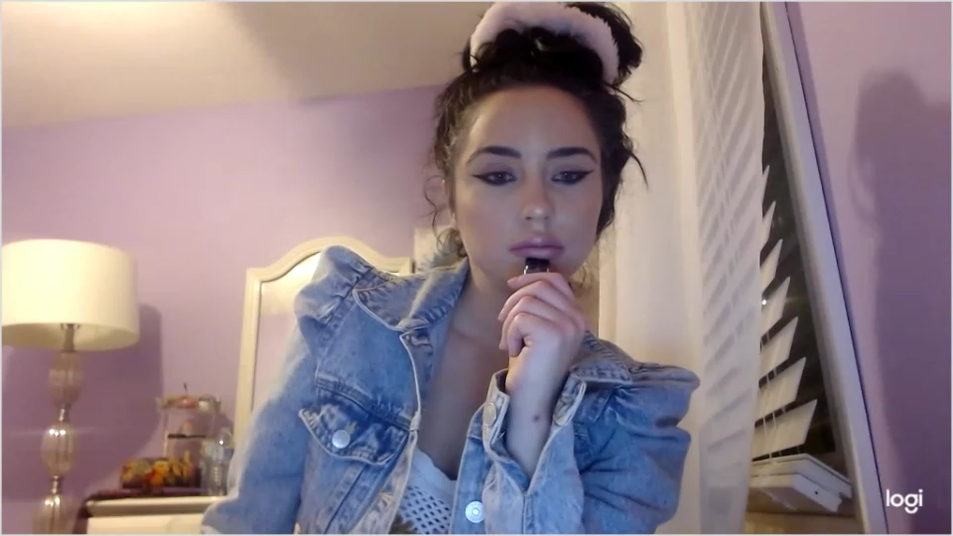 Gallery image thumbnail from Angel_baby124's myfreecams stream on, 12/13/2022, 24:59 image 7 of 20