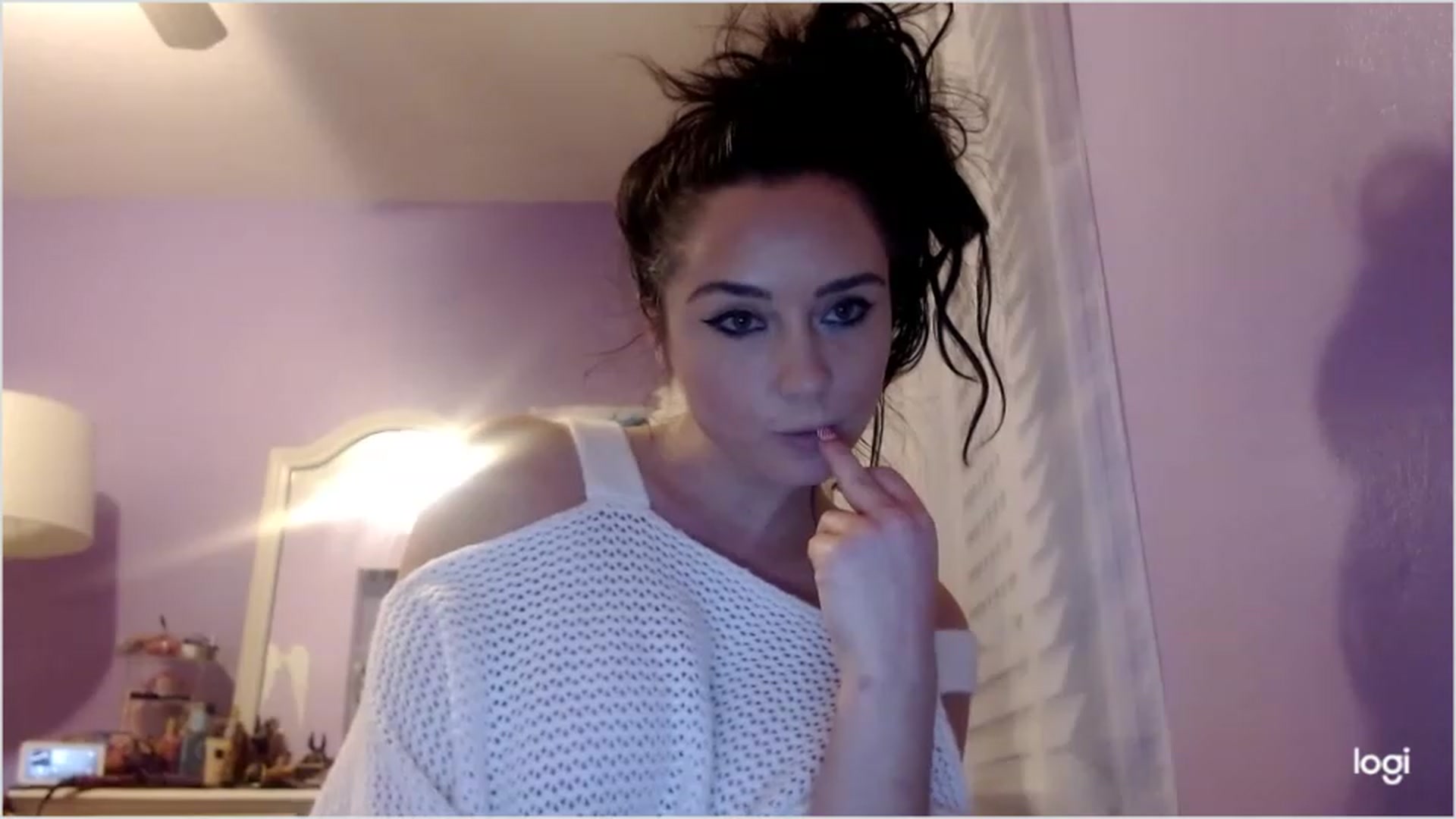 Gallery image thumbnail from Angel_baby124's myfreecams stream on, 12/25/2022, 03:43 image 15 of 20