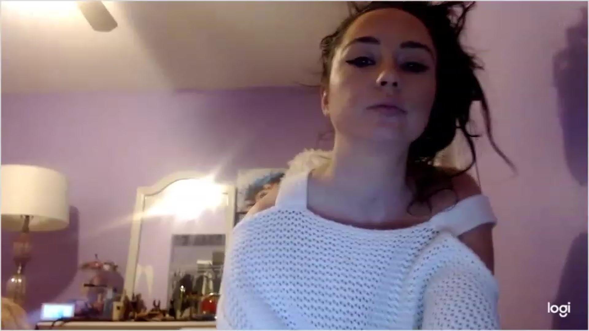 Gallery image thumbnail from Angel_baby124's myfreecams stream on, 12/25/2022, 03:43 image 18 of 20