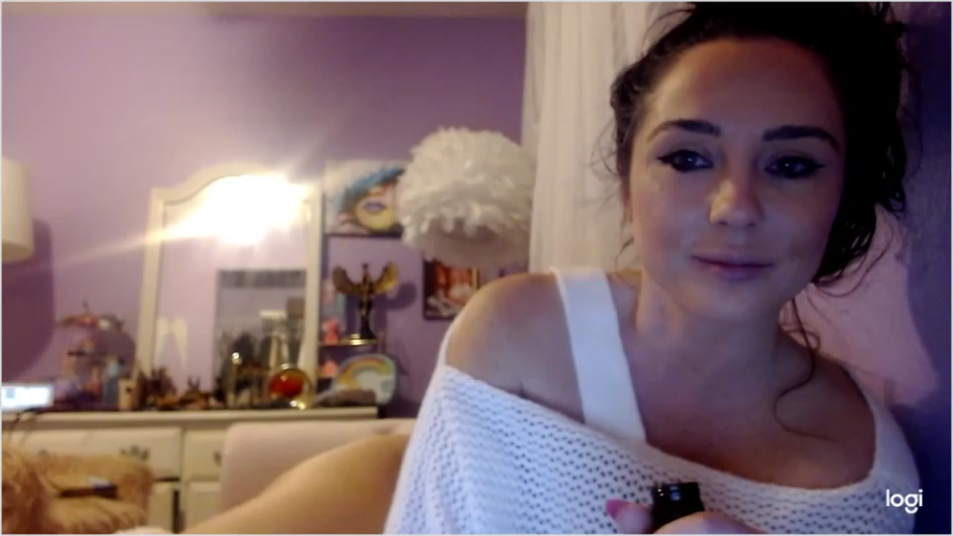 Gallery image thumbnail from Angel_baby124's myfreecams stream on, 12/25/2022, 03:43 image 6 of 20