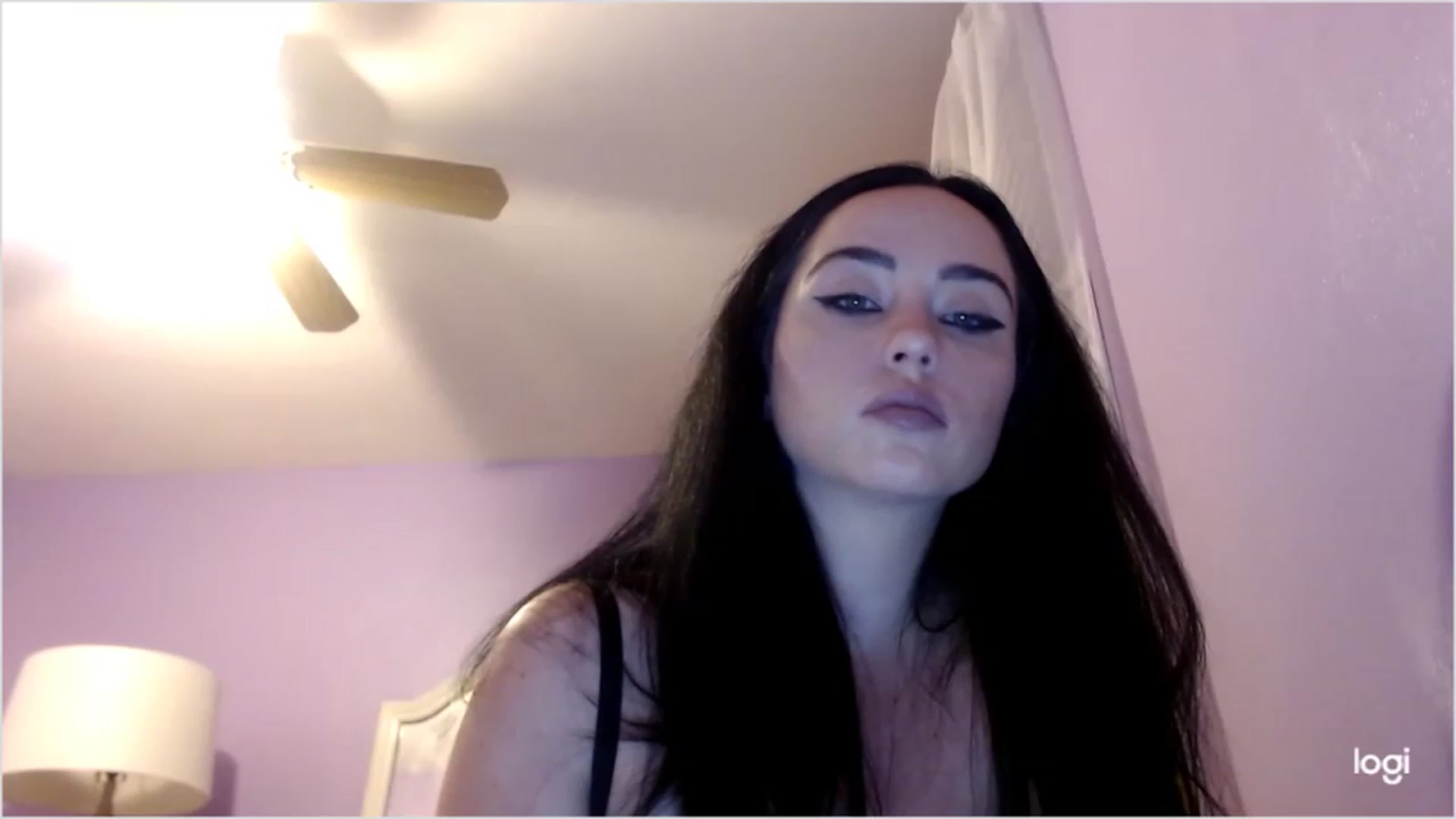 Gallery image thumbnail from Angel_baby124's myfreecams stream on, 01/10/2023, 02:50 image 4 of 20