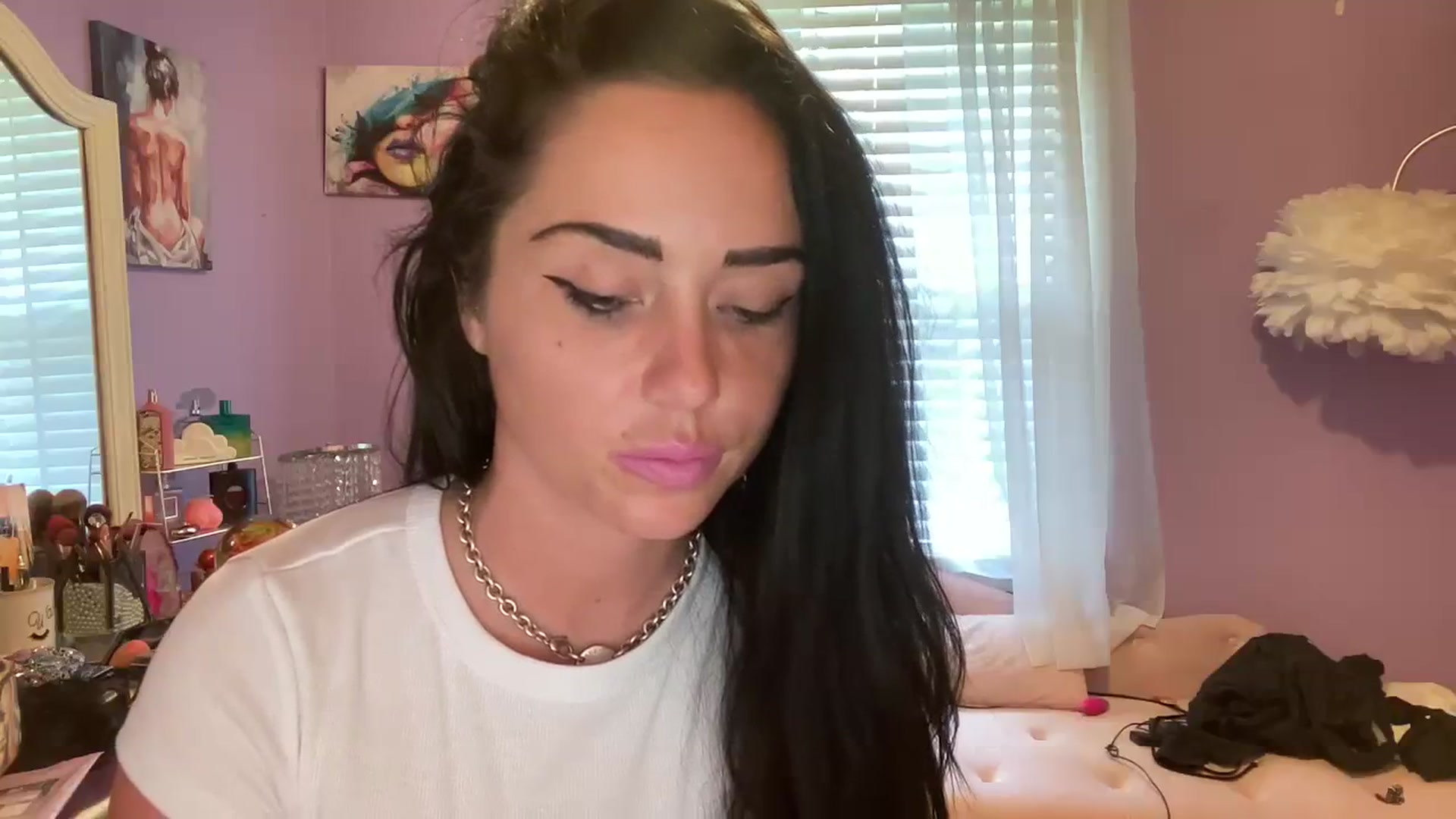 Gallery image thumbnail from Angel_baby124's myfreecams stream on, 08/08/2023, 20:37 image 20 of 20