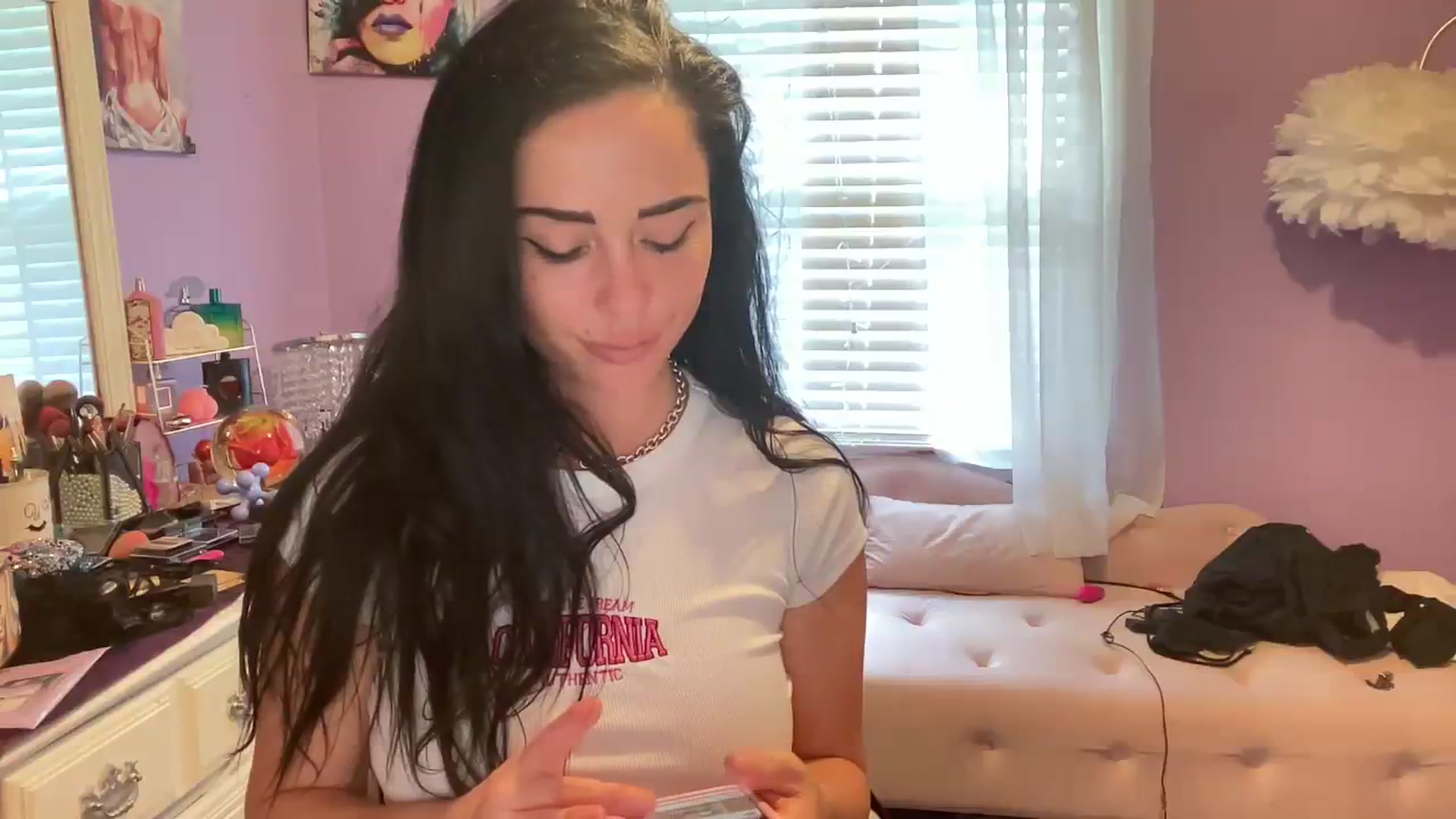 Gallery image thumbnail from Angel_baby124's myfreecams stream on, 08/08/2023, 20:37 image 2 of 20