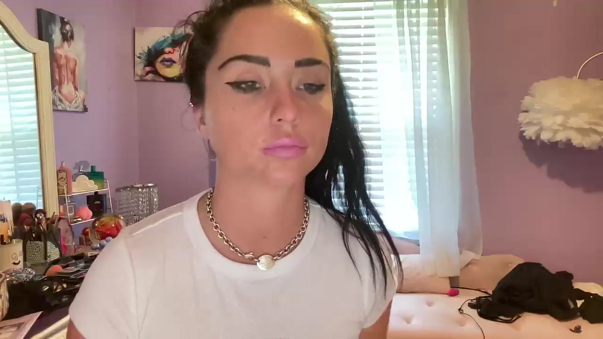 Gallery image thumbnail from Angel_baby124's myfreecams stream on, 08/08/2023, 20:37 image 8 of 20
