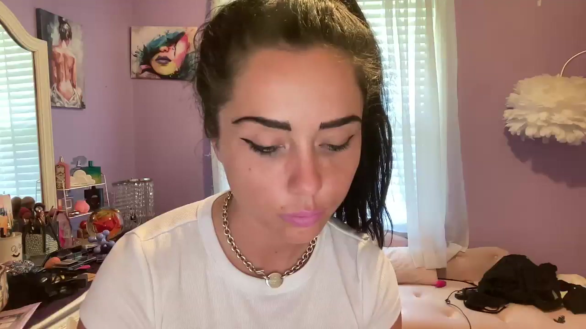 Gallery image thumbnail from Angel_baby124's myfreecams stream on, 08/08/2023, 20:37 image 9 of 20