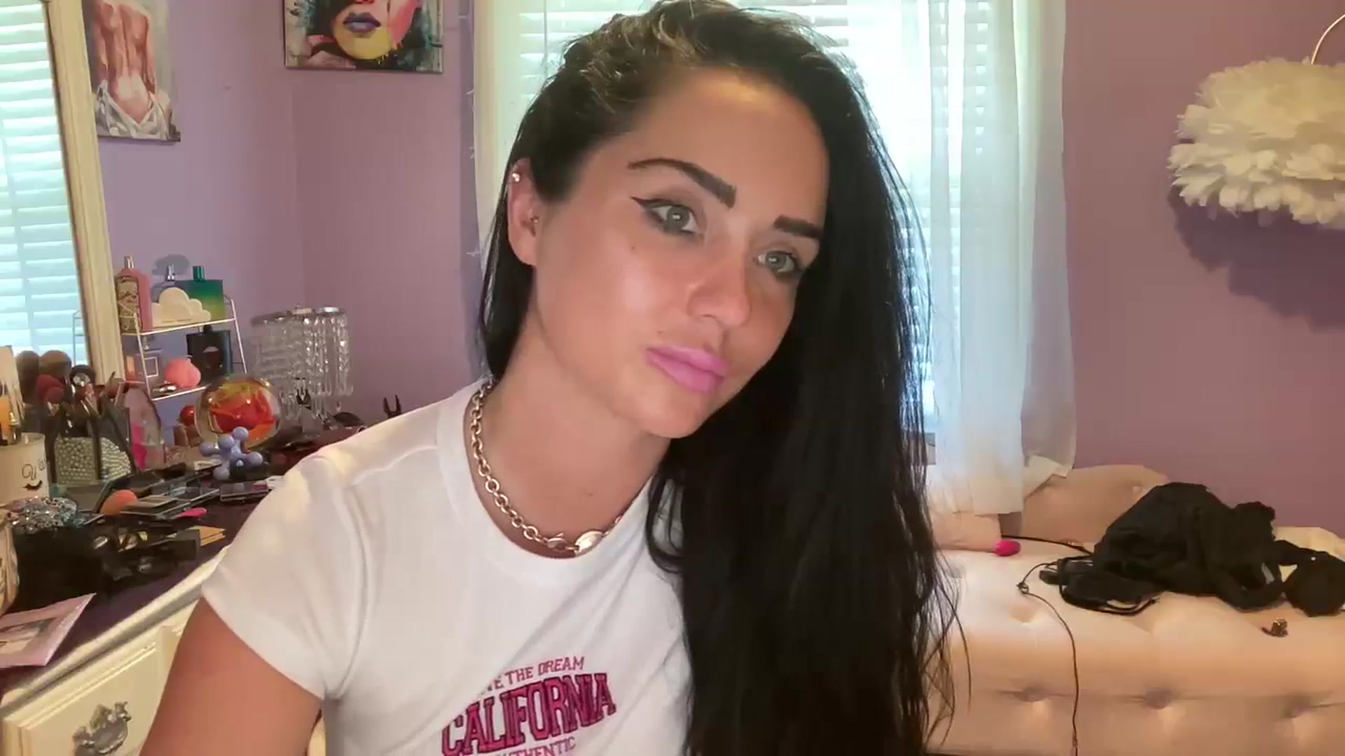 Gallery image thumbnail from Angel_baby124's myfreecams stream on, 08/08/2023, 20:37 image 5 of 20
