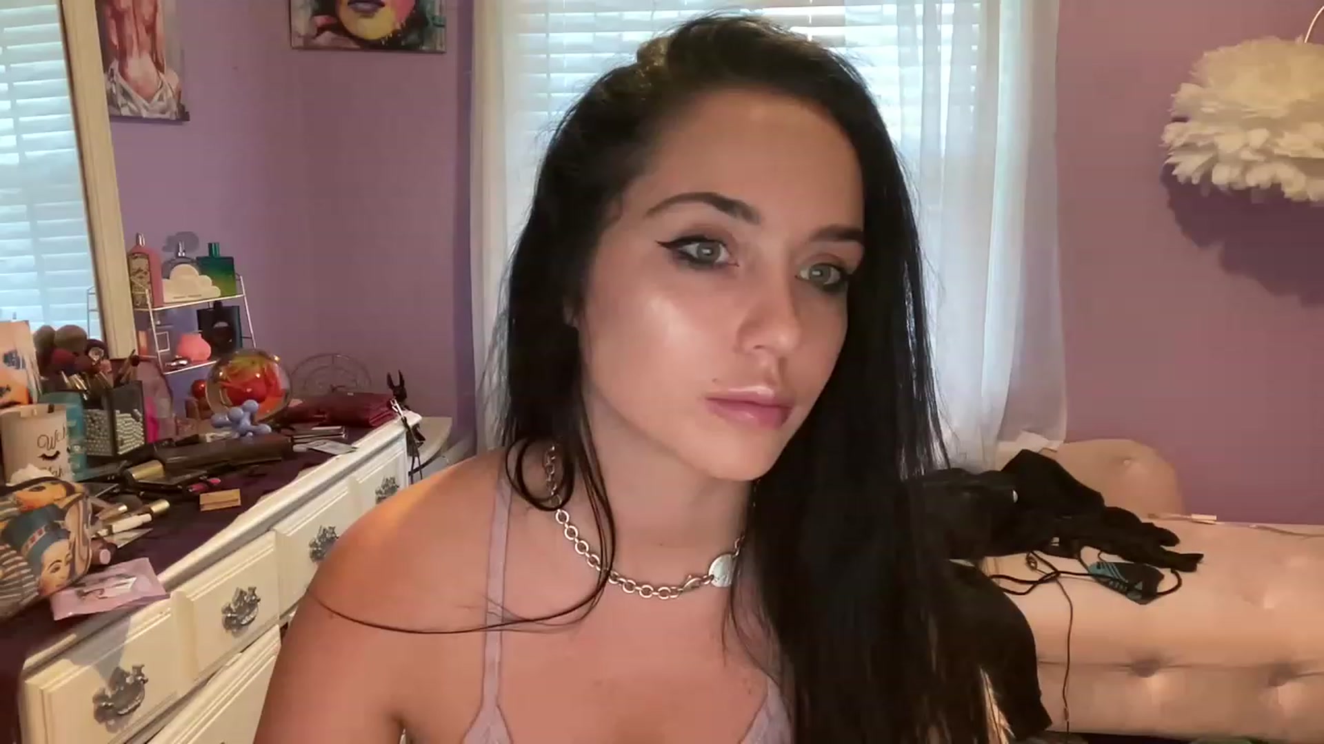 Gallery image thumbnail from Angel_baby124's myfreecams stream on, 08/11/2023, 21:56 image 12 of 20