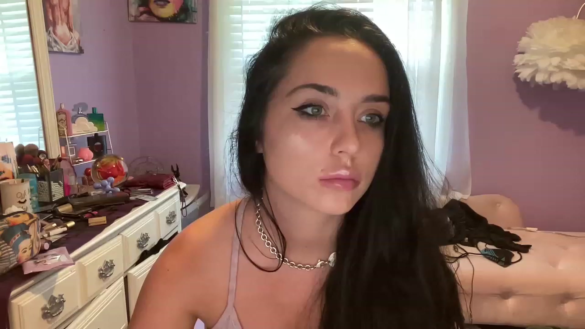 Gallery image thumbnail from Angel_baby124's myfreecams stream on, 08/11/2023, 21:56 image 4 of 20