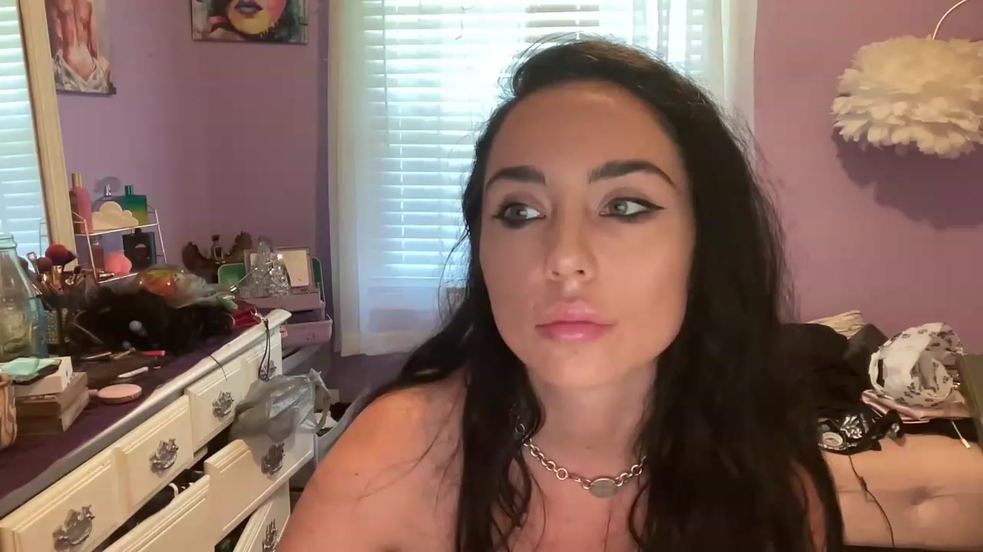 Gallery image thumbnail from Angel_baby124's myfreecams stream on, 08/20/2023, 17:14 image 8 of 20
