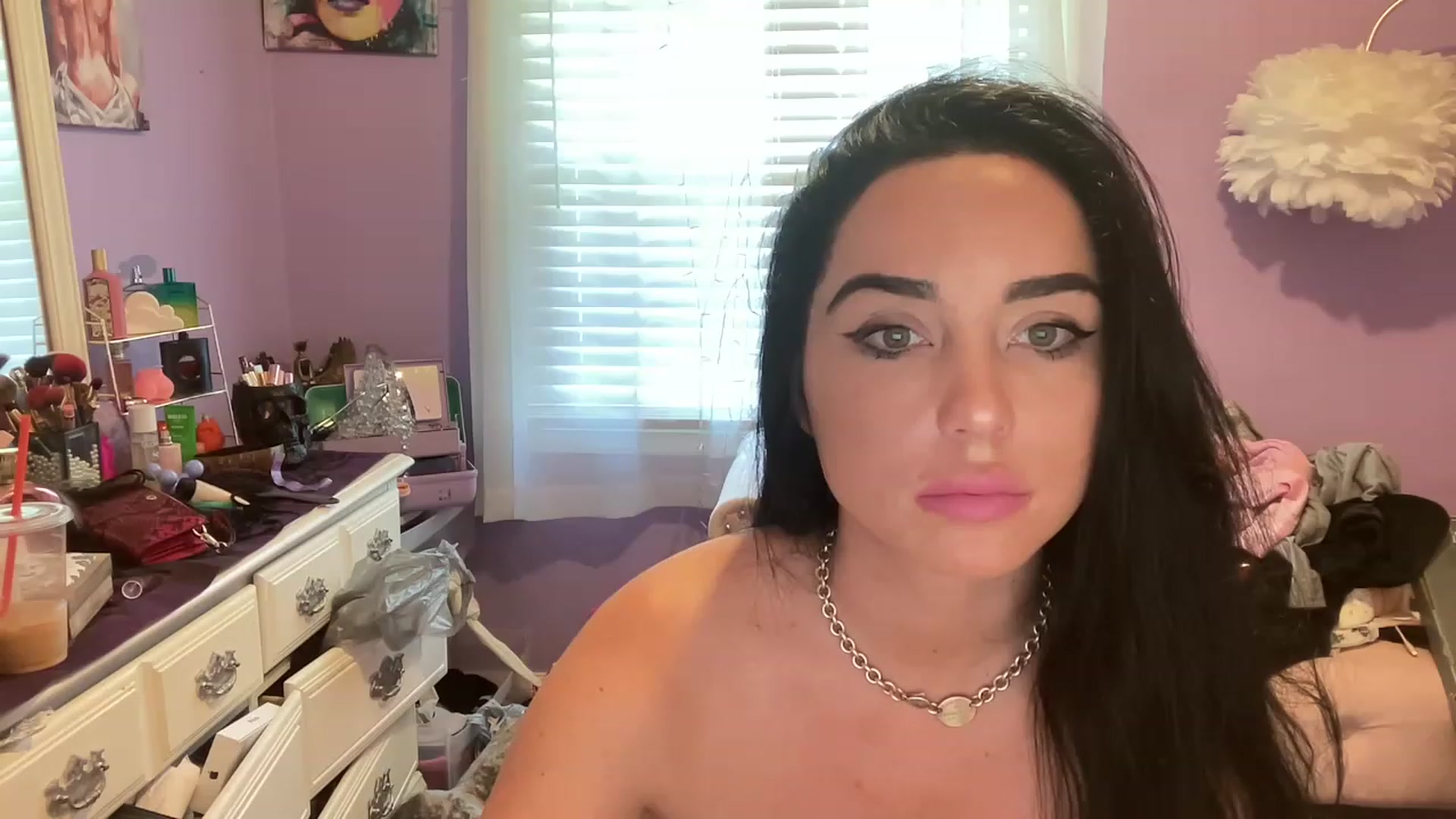 Gallery image thumbnail from Angel_baby124's myfreecams stream on, 08/24/2023, 17:42 image 7 of 20