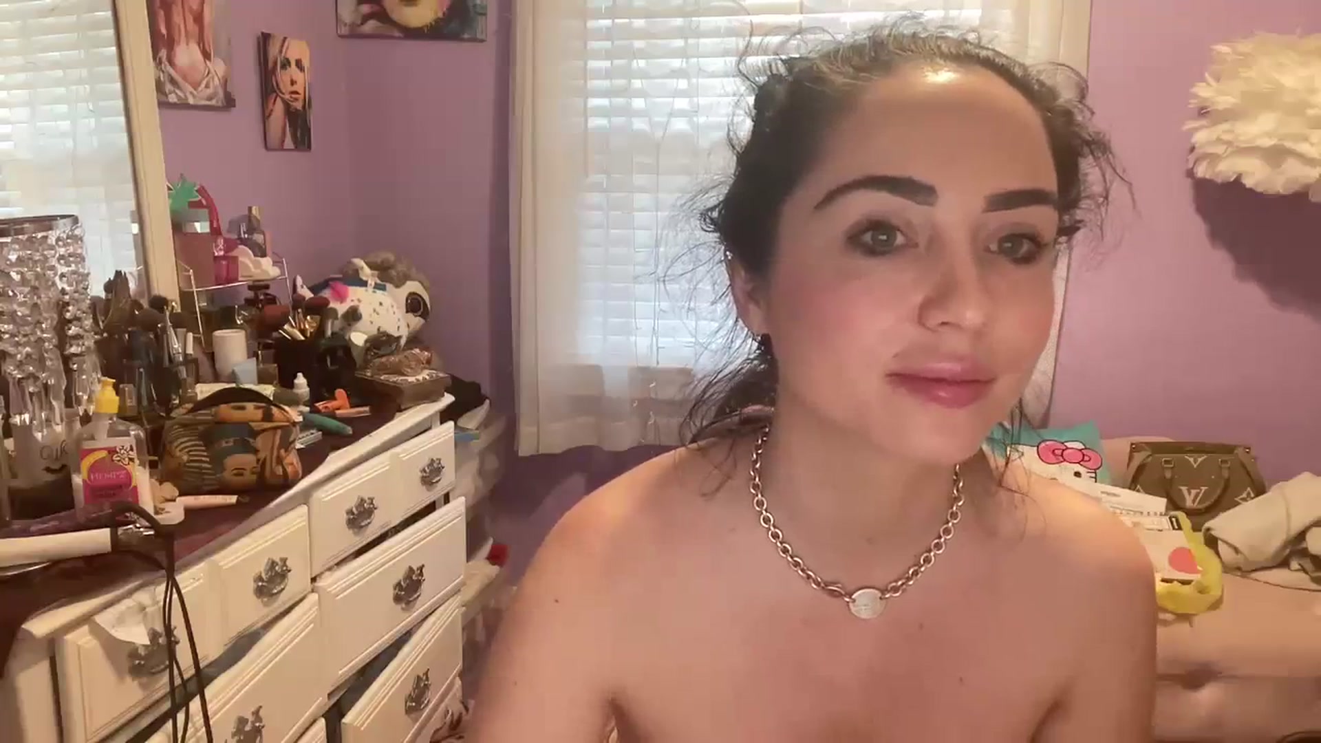Gallery image thumbnail from Angel_baby124's myfreecams stream on, 11/17/2023, 17:42 image 6 of 20