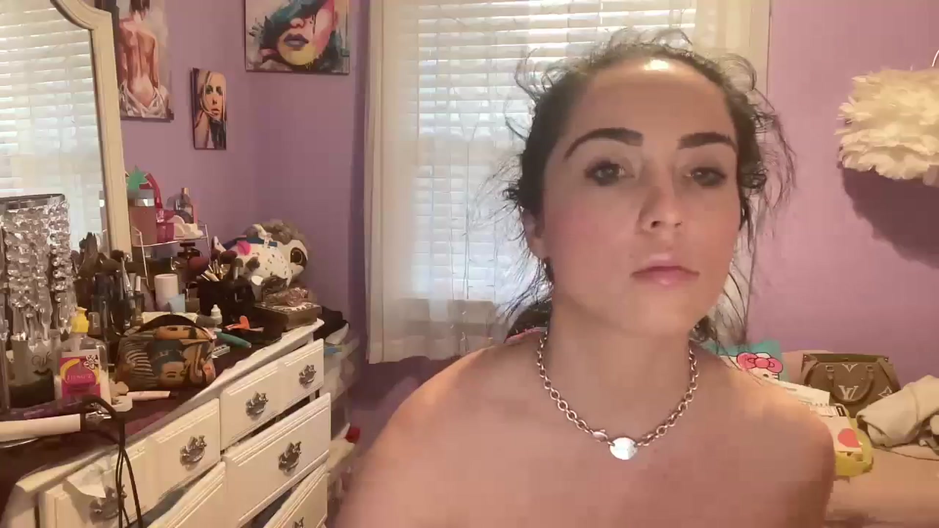 Gallery image thumbnail from Angel_baby124's myfreecams stream on, 11/17/2023, 17:42 image 10 of 20