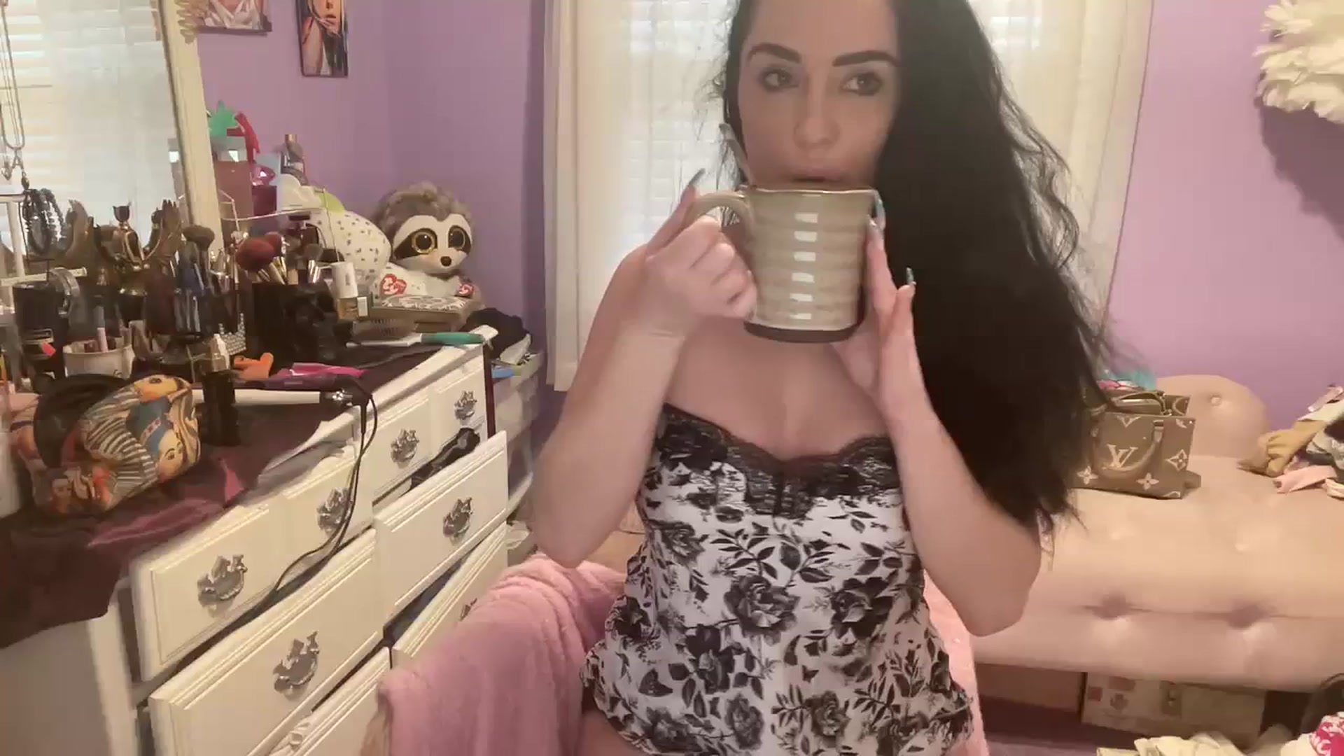 Gallery image thumbnail from Angel_baby124's myfreecams stream on, 11/21/2023, 14:37 image 1 of 20