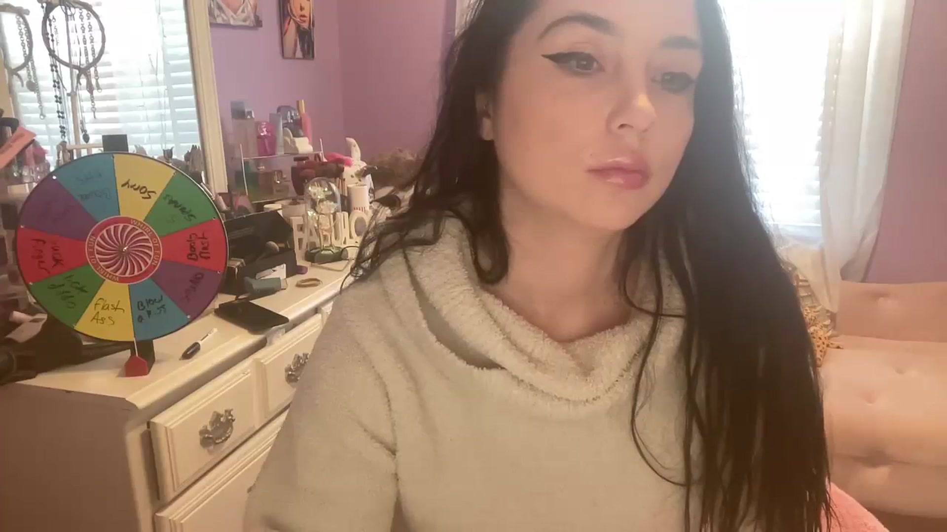 Gallery image thumbnail from Angel_baby124's myfreecams stream on, 01/17/2024, 14:57 image 6 of 20