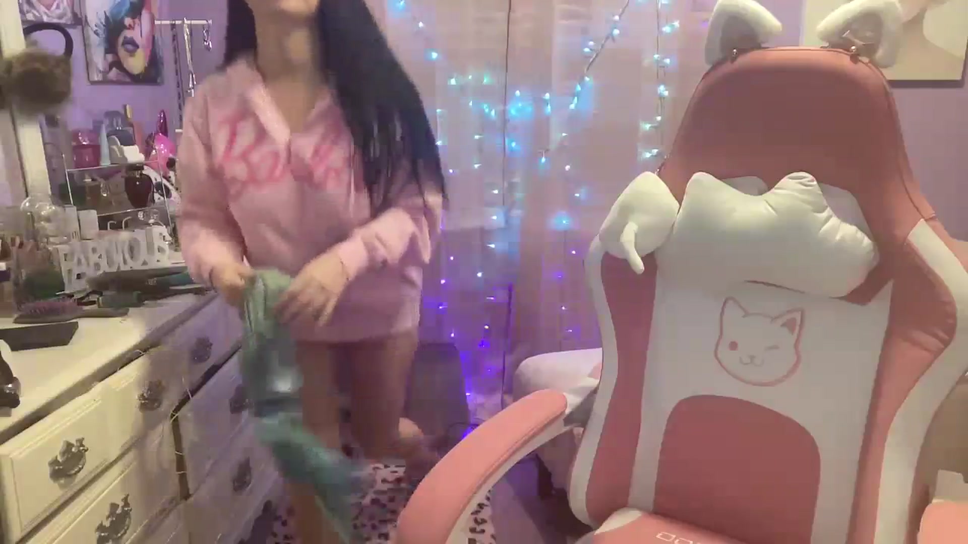 Gallery image thumbnail from Angel_baby124's myfreecams stream on, 02/22/2024, 14:55 image 17 of 20