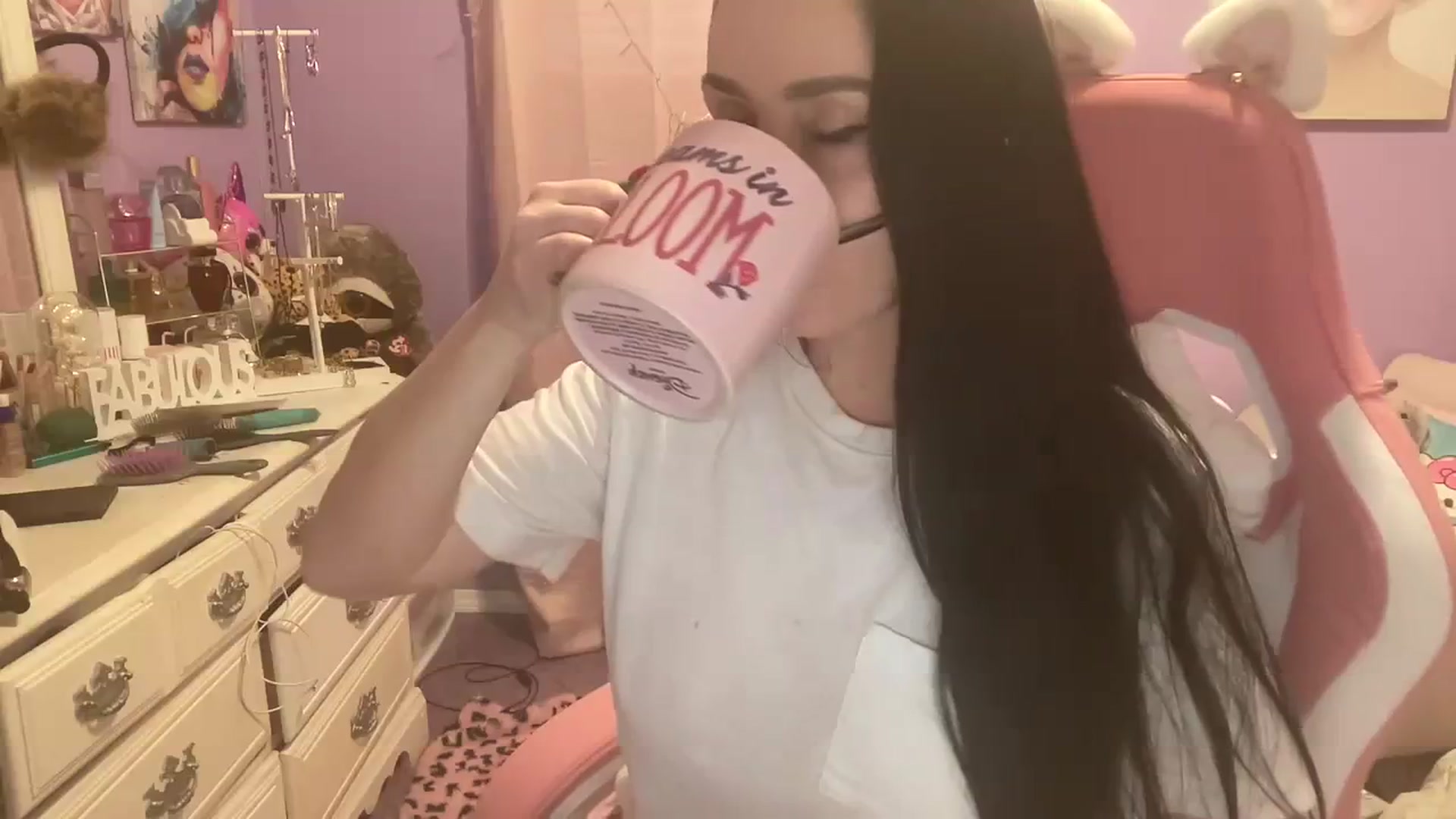 Gallery image thumbnail from Angel_baby124's myfreecams stream on, 02/22/2024, 14:55 image 5 of 20