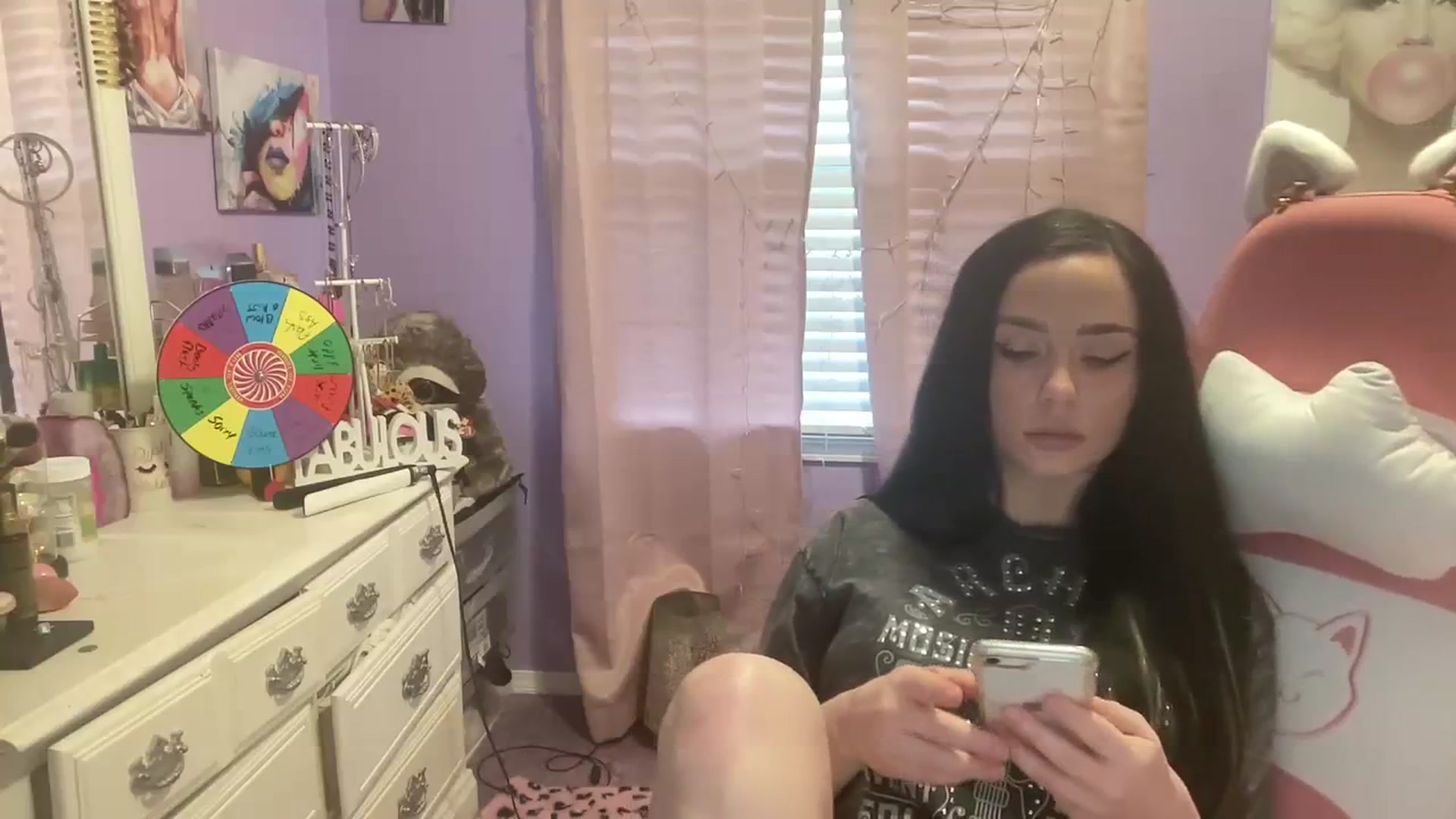 Gallery image thumbnail from Angel_baby124's myfreecams stream on, 03/06/2024, 18:10 image 14 of 20