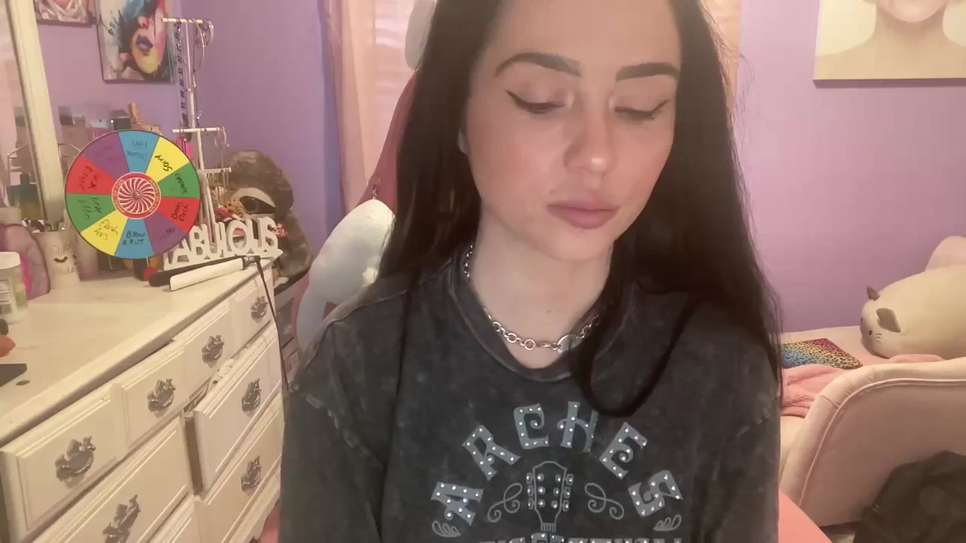 Gallery image thumbnail from Angel_baby124's myfreecams stream on, 03/06/2024, 18:10 image 2 of 20