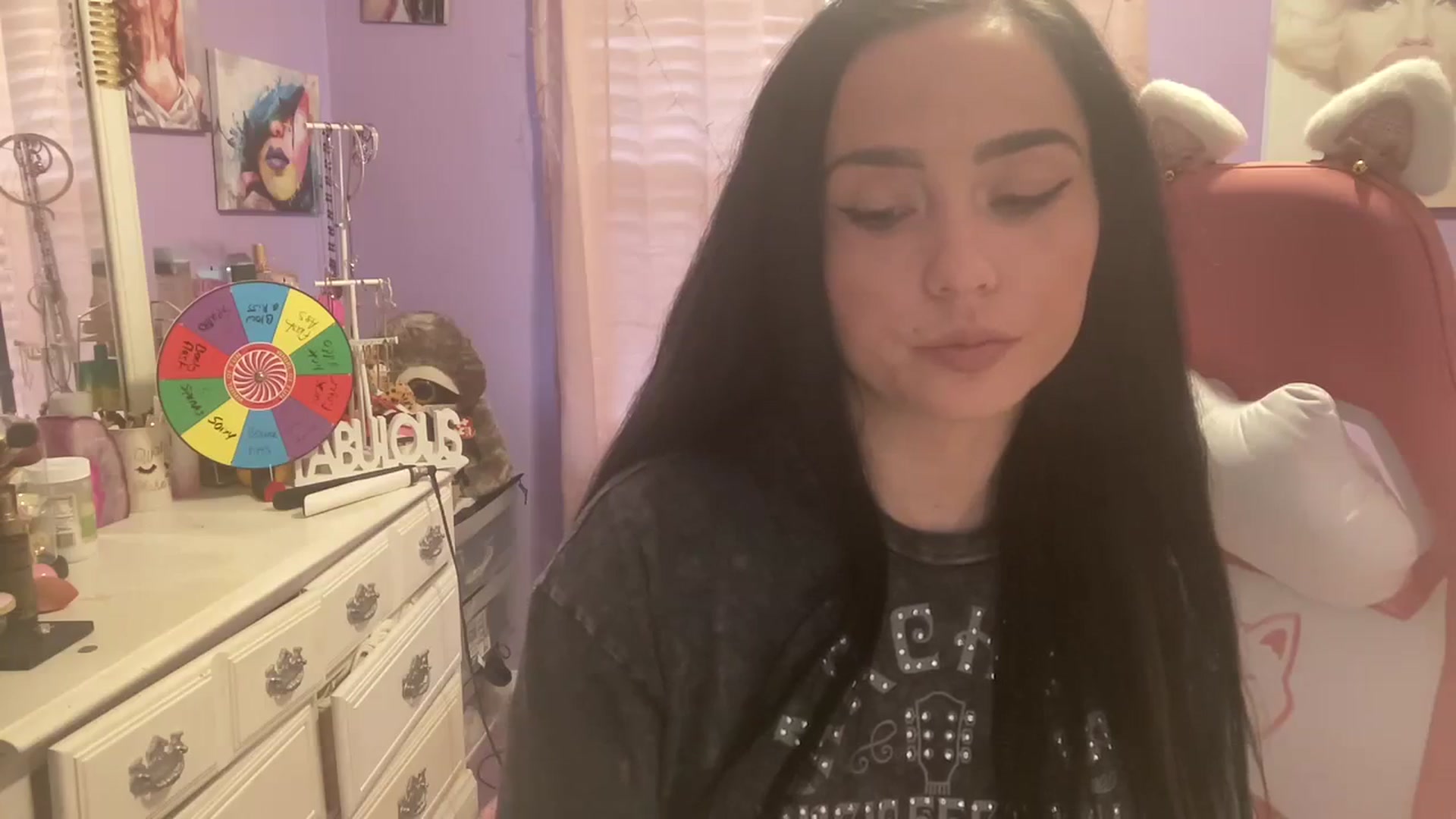 Gallery image thumbnail from Angel_baby124's myfreecams stream on, 03/06/2024, 18:10 image 15 of 20