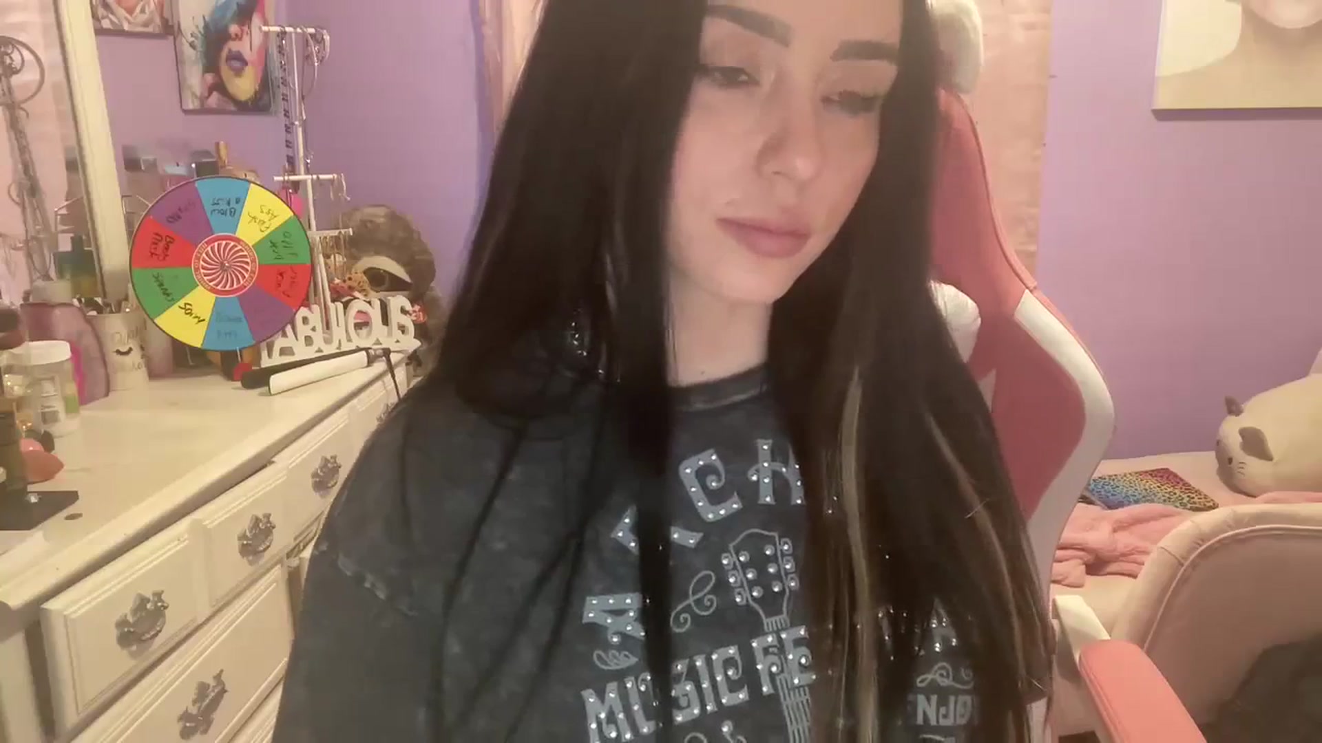 Gallery image thumbnail from Angel_baby124's myfreecams stream on, 03/06/2024, 18:10 image 9 of 20