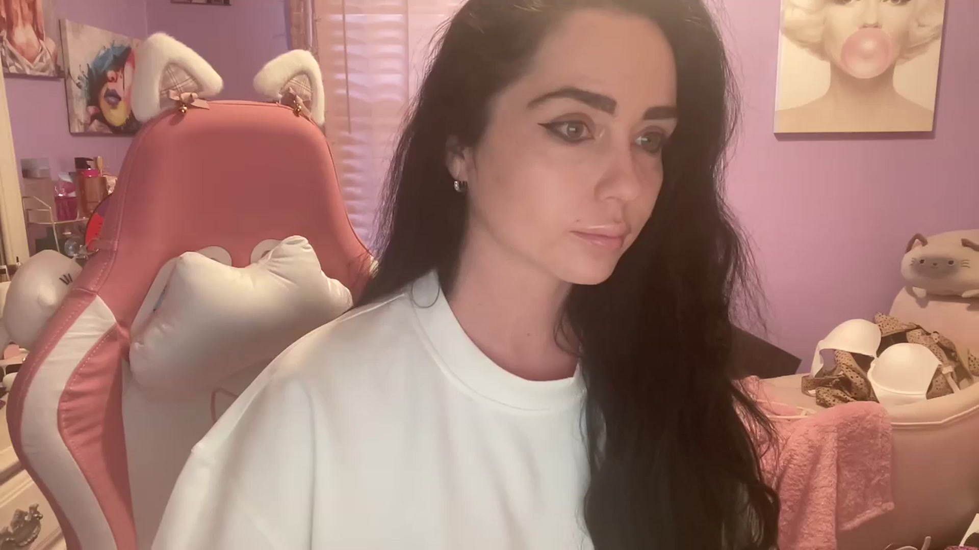 Gallery image thumbnail from Angel_baby124's myfreecams stream on, 03/25/2024, 14:33 image 1 of 20