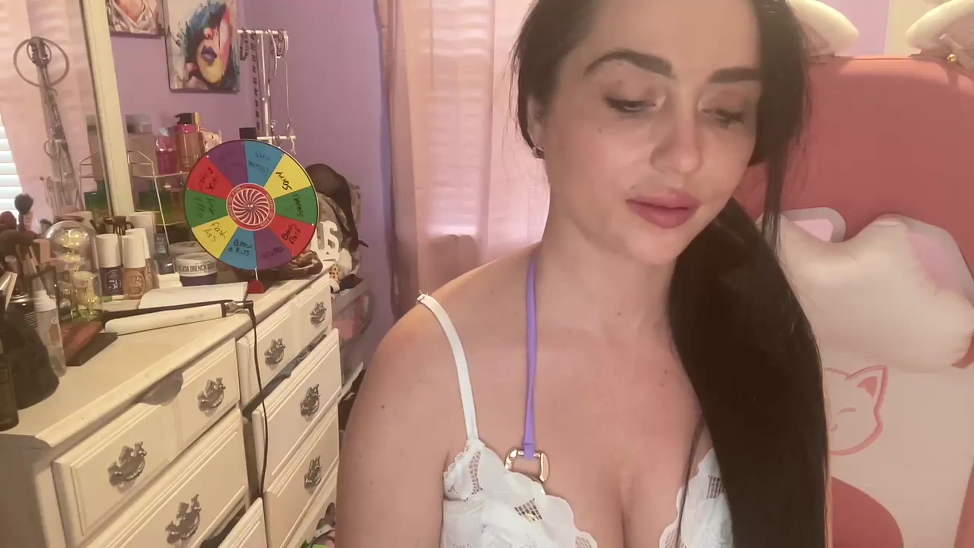 Gallery image thumbnail from Angel_baby124's myfreecams stream on, 03/26/2024, 18:01 image 5 of 20
