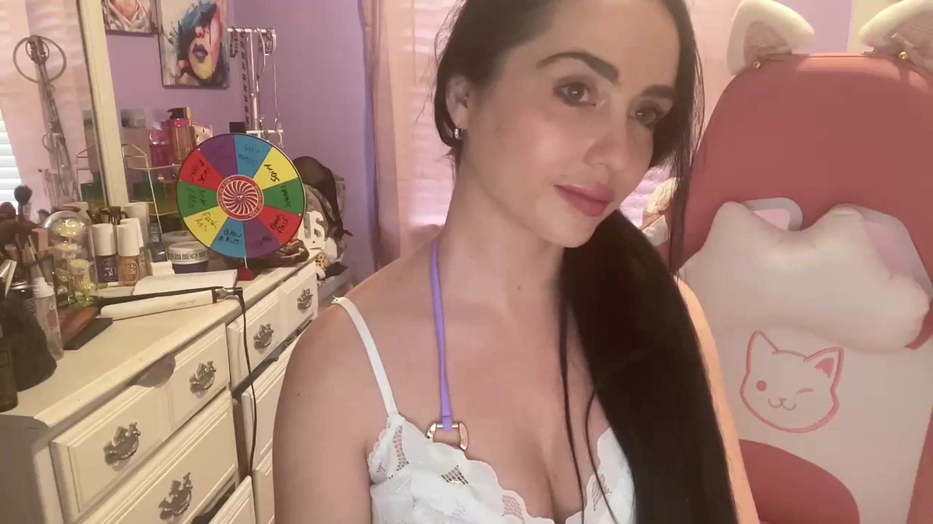 Gallery image thumbnail from Angel_baby124's myfreecams stream on, 03/26/2024, 18:01 image 6 of 20